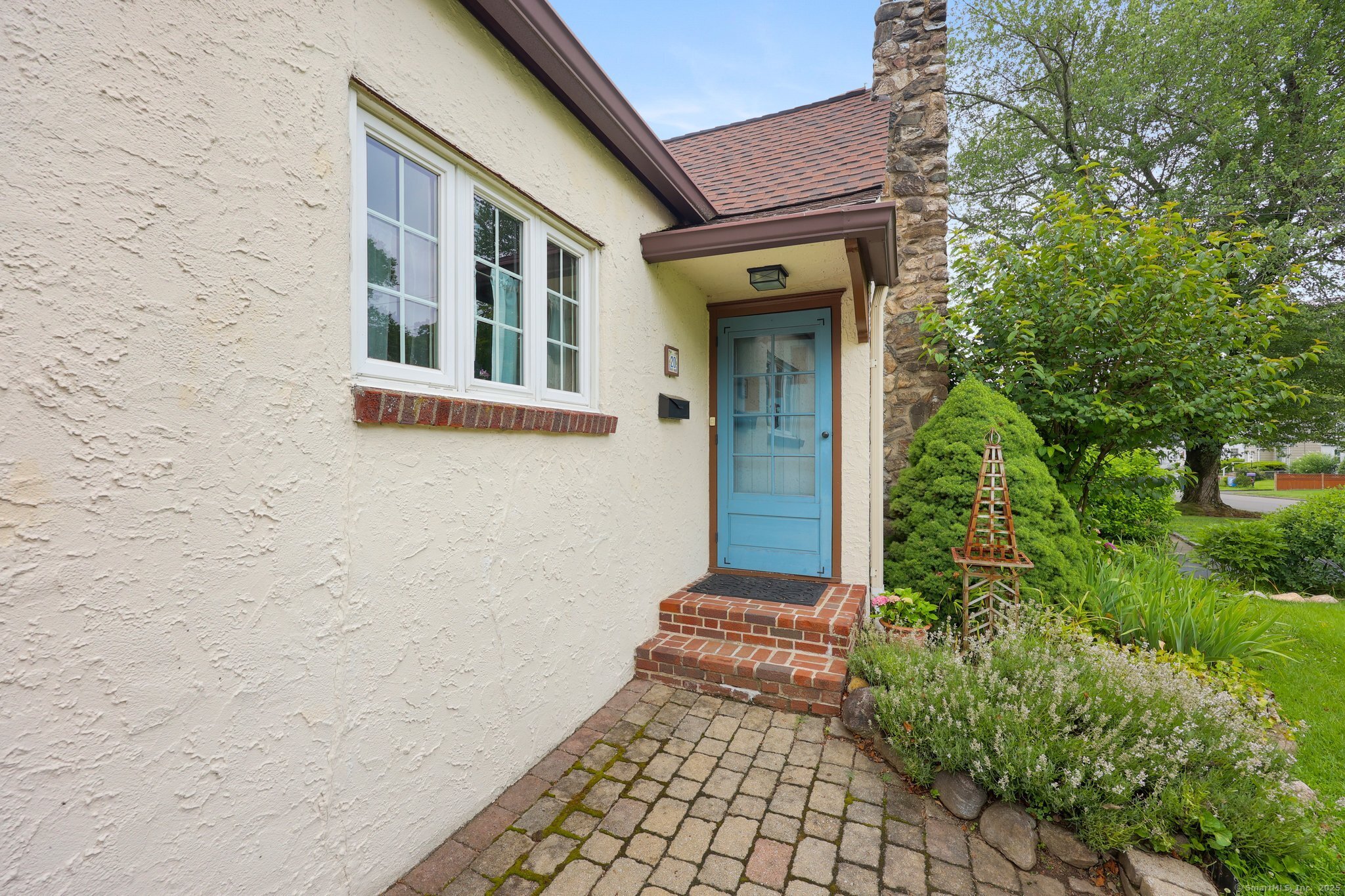 20 Cedar Crest Place