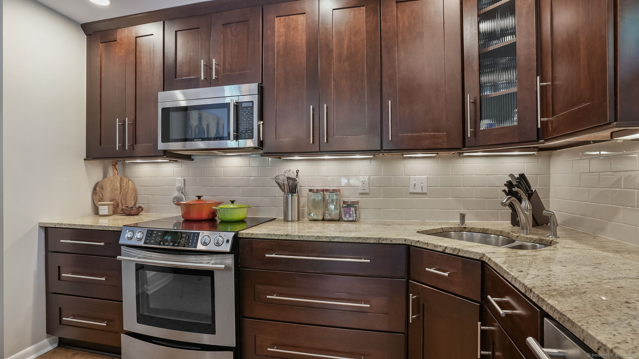 97 Richards Avenue APT B10