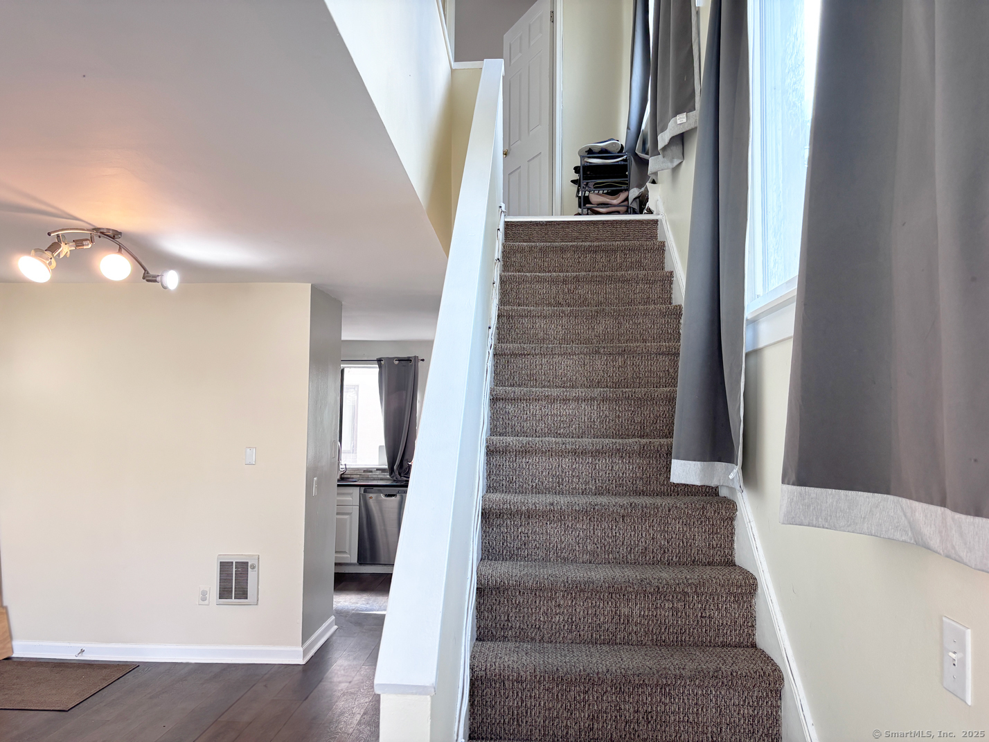 84 Taylor Avenue APT 1