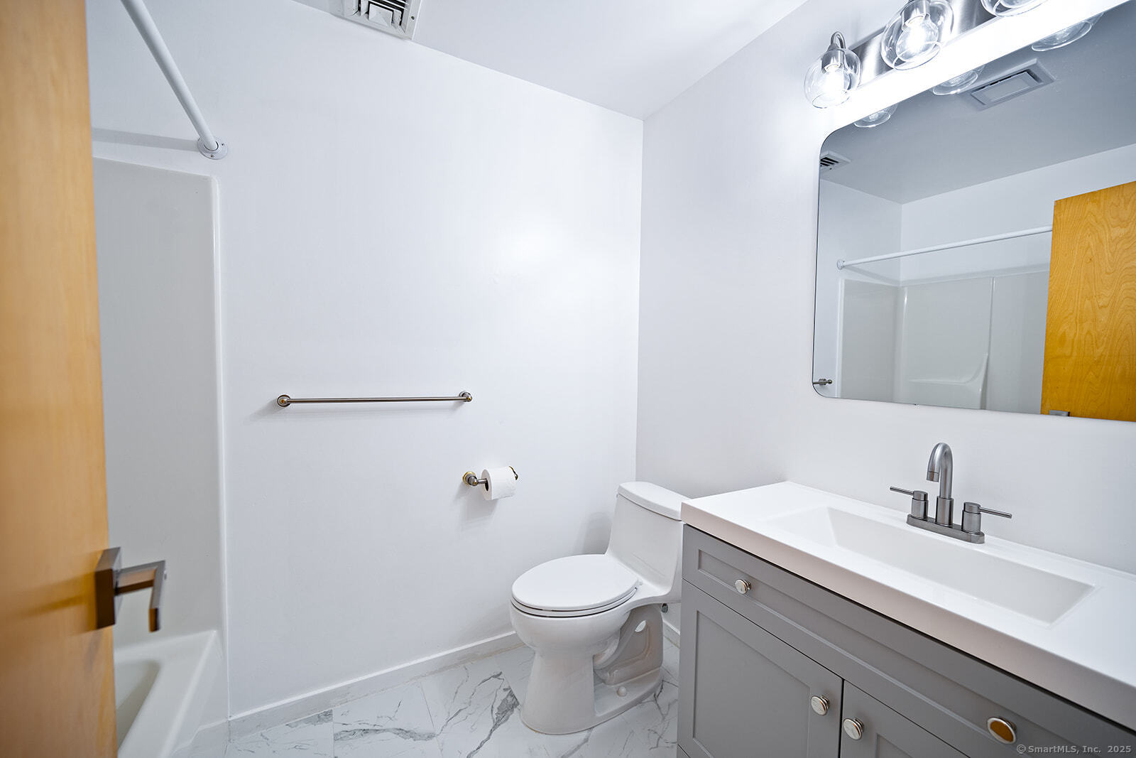 664 Main Avenue APT 302