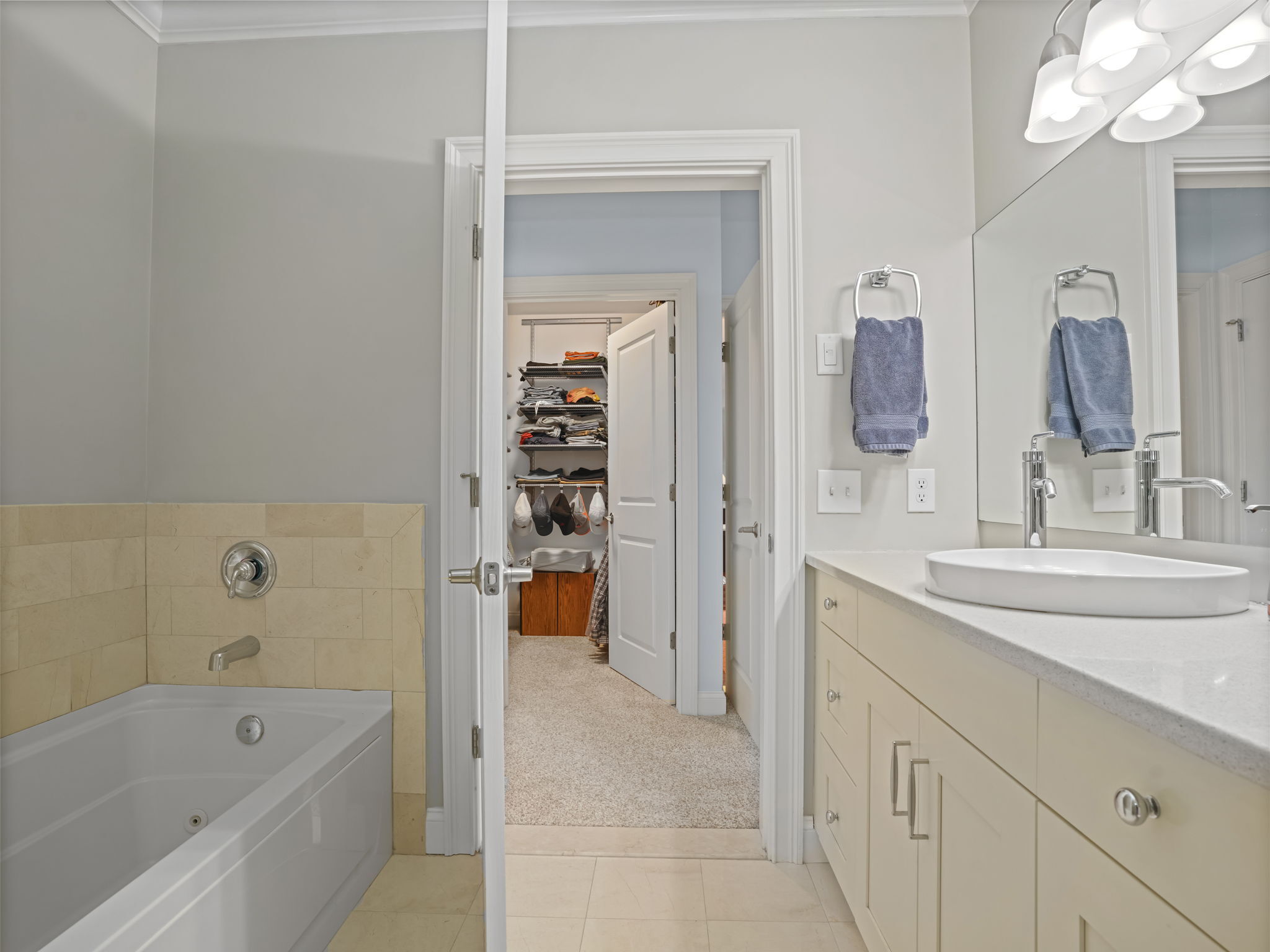 144 East Avenue APT B404