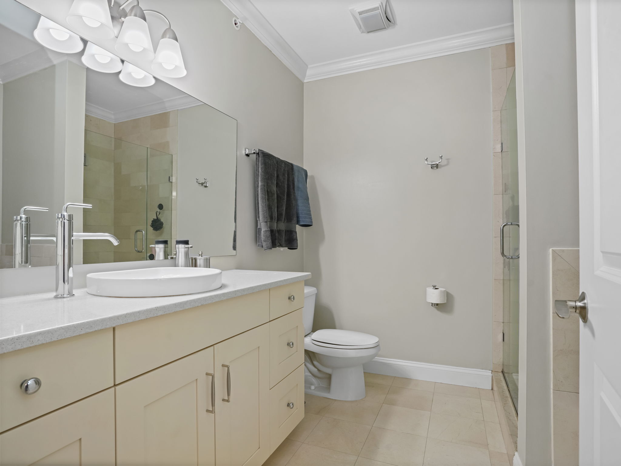 144 East Avenue APT B404