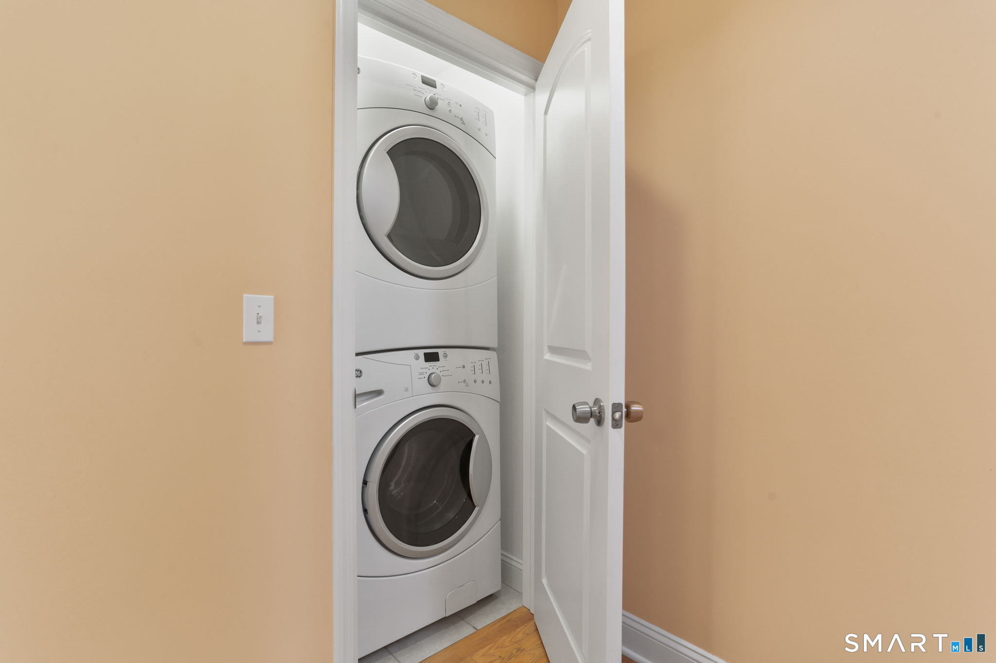 33 Glenwood Avenue APT 1