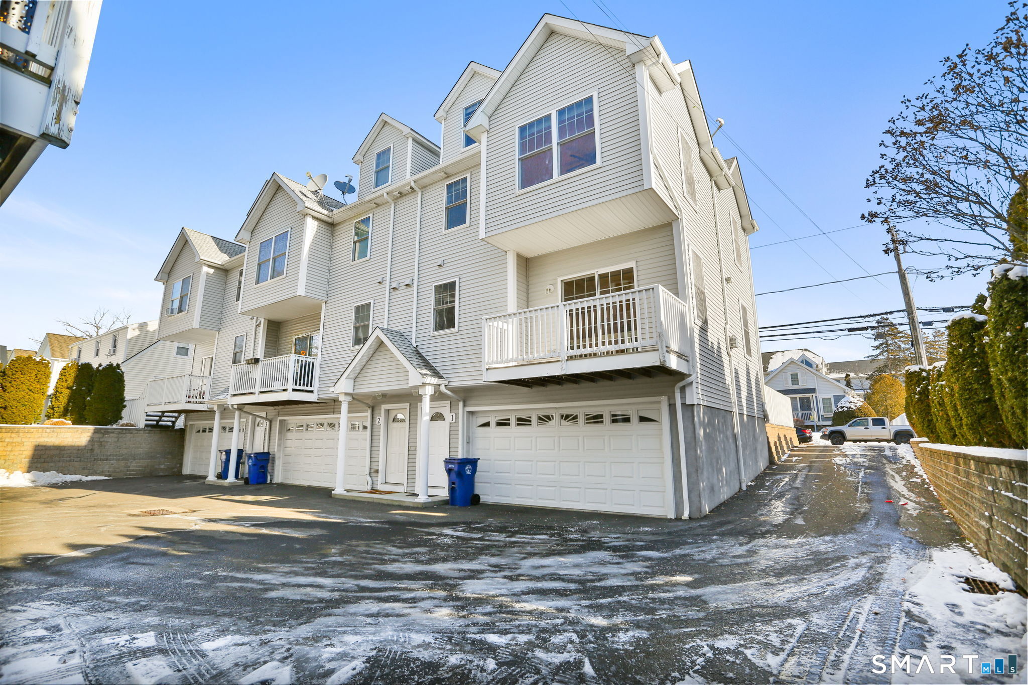 33 Glenwood Avenue APT 1