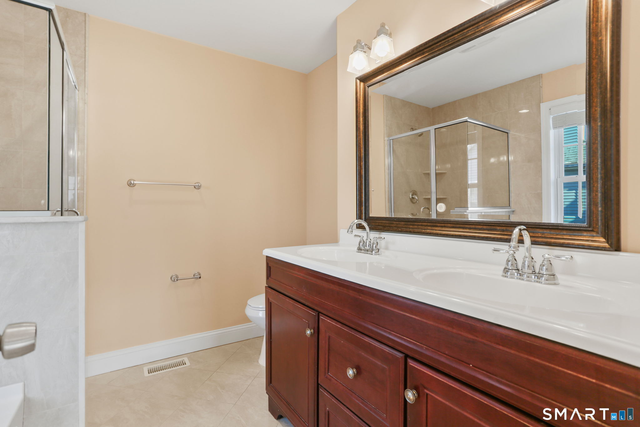 33 Glenwood Avenue APT 1