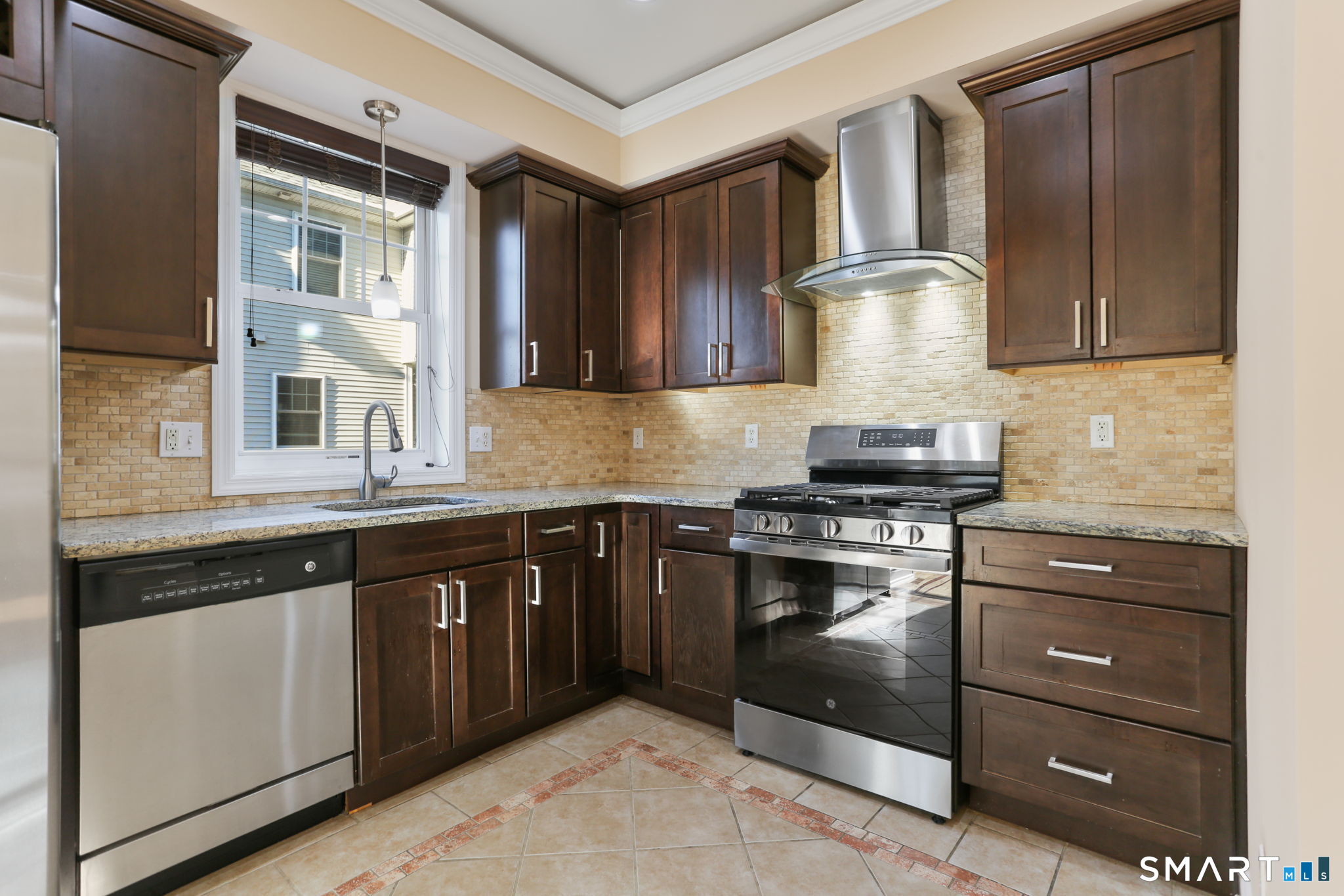 33 Glenwood Avenue APT 1