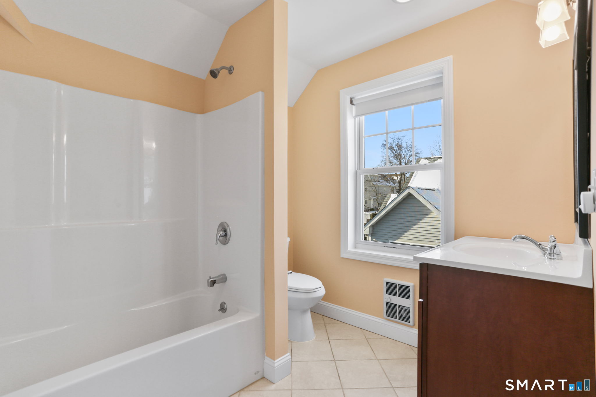 33 Glenwood Avenue APT 1