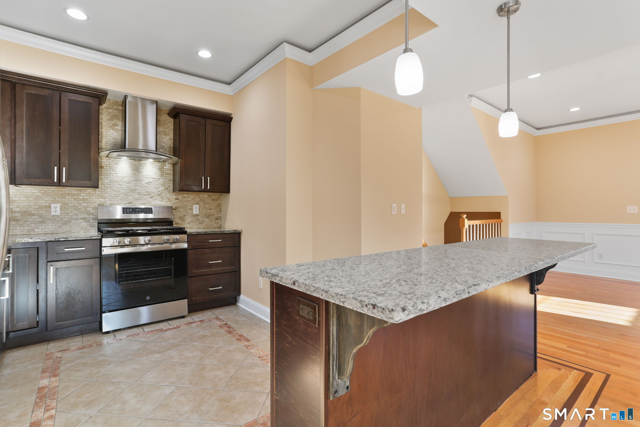 33 Glenwood Avenue APT 1