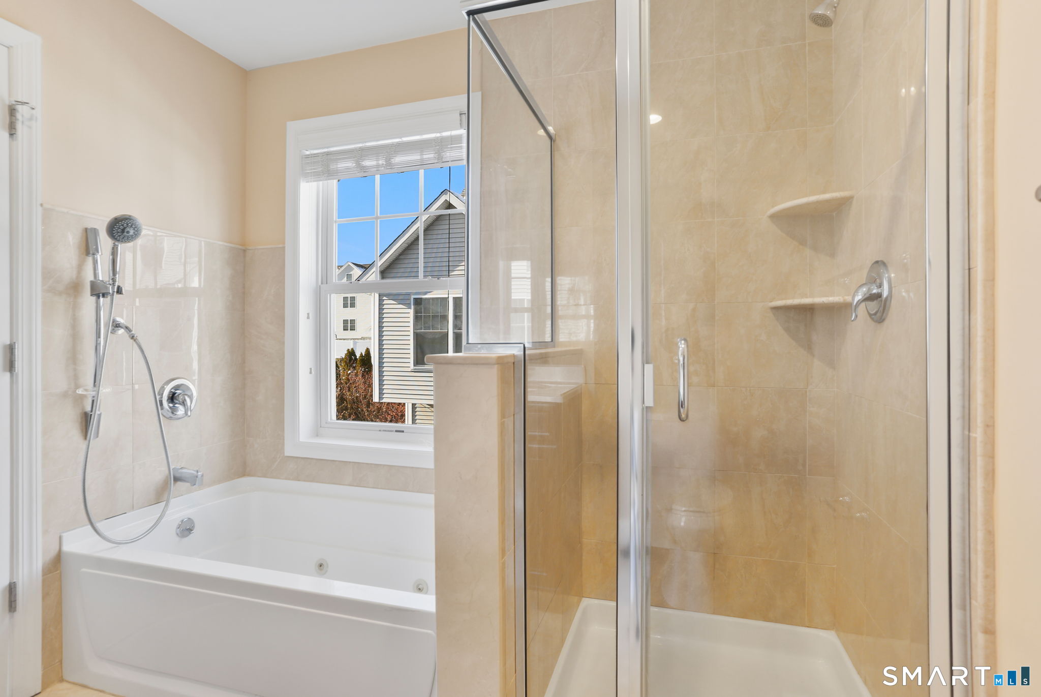 33 Glenwood Avenue APT 1