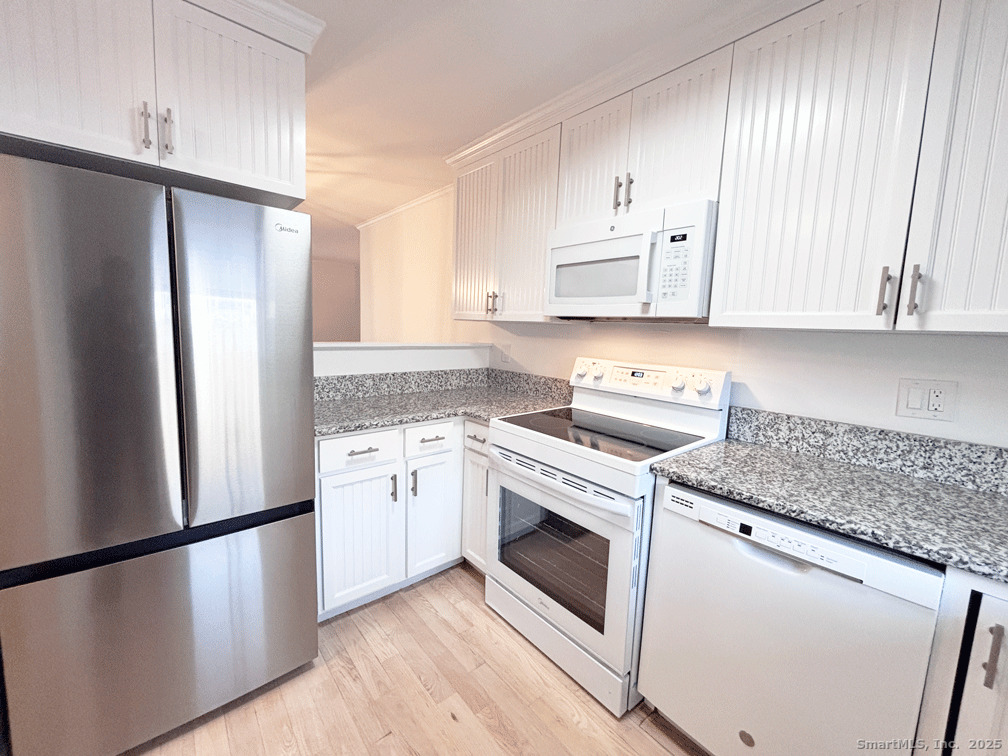 2 West Avenue APT 5