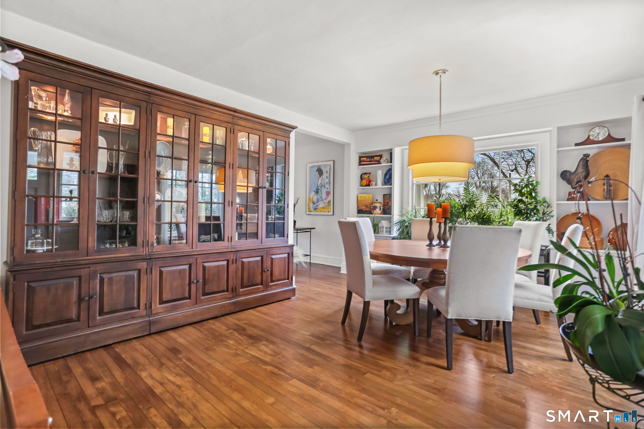 98 Comstock Hill Avenue