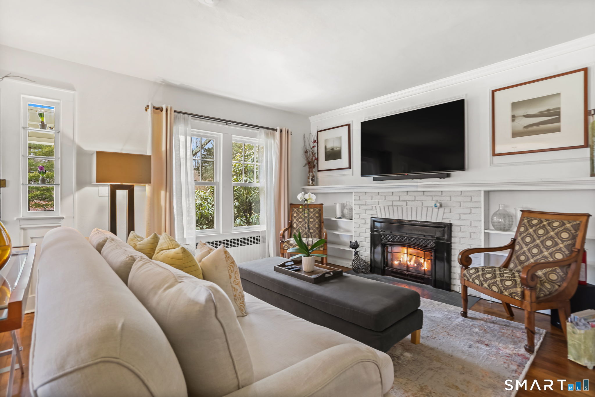 98 Comstock Hill Avenue