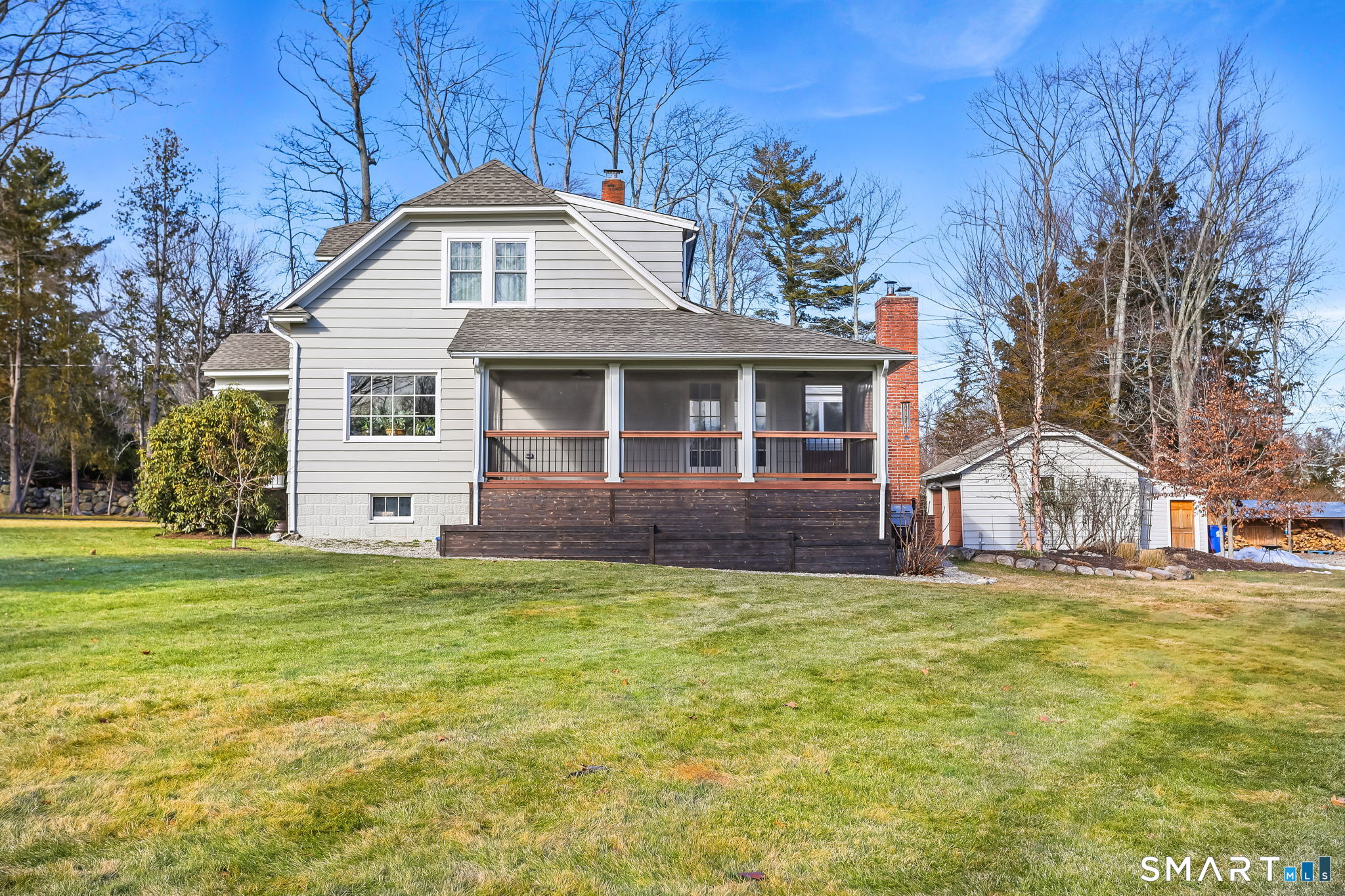 98 Comstock Hill Avenue