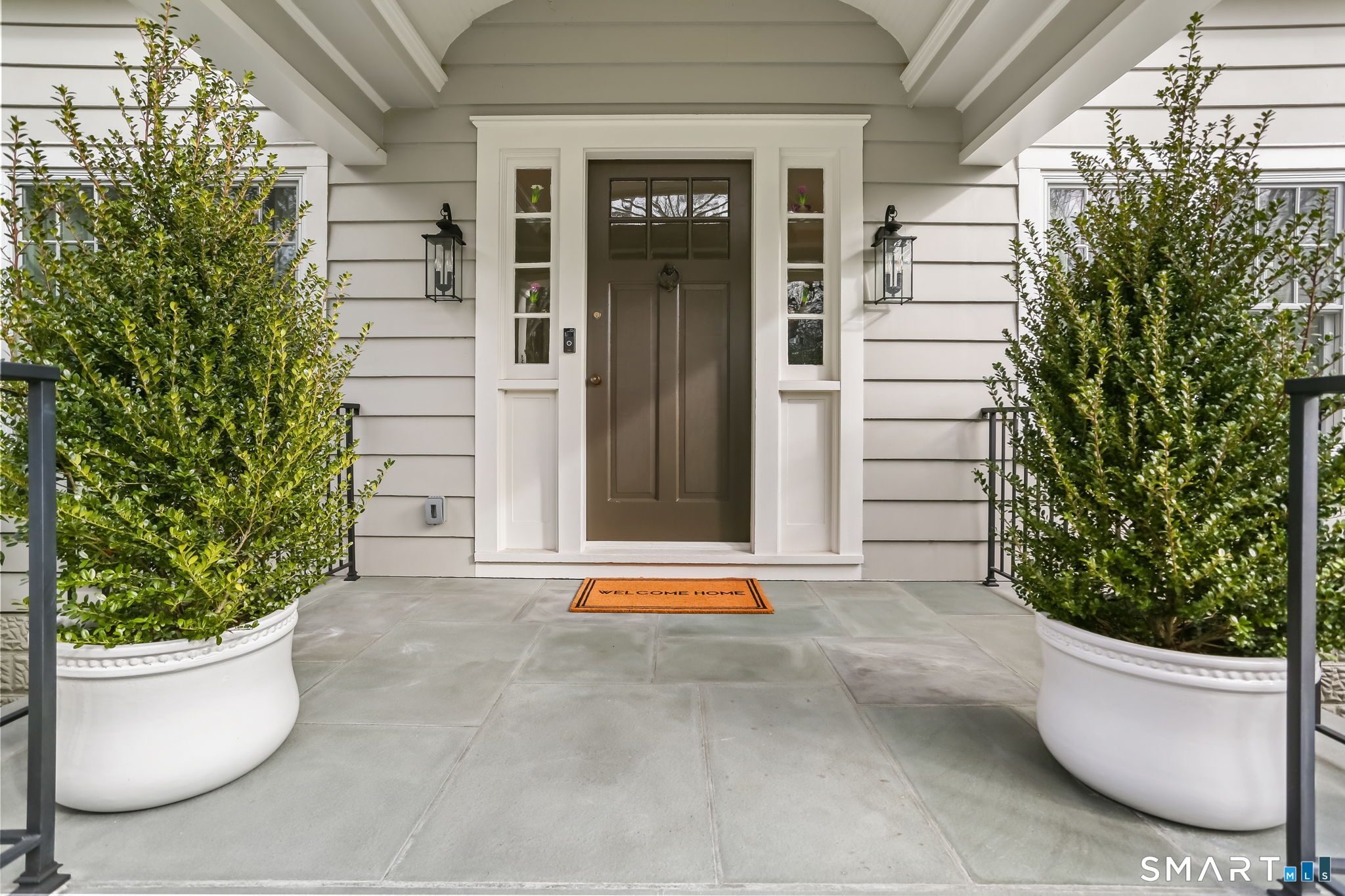 98 Comstock Hill Avenue