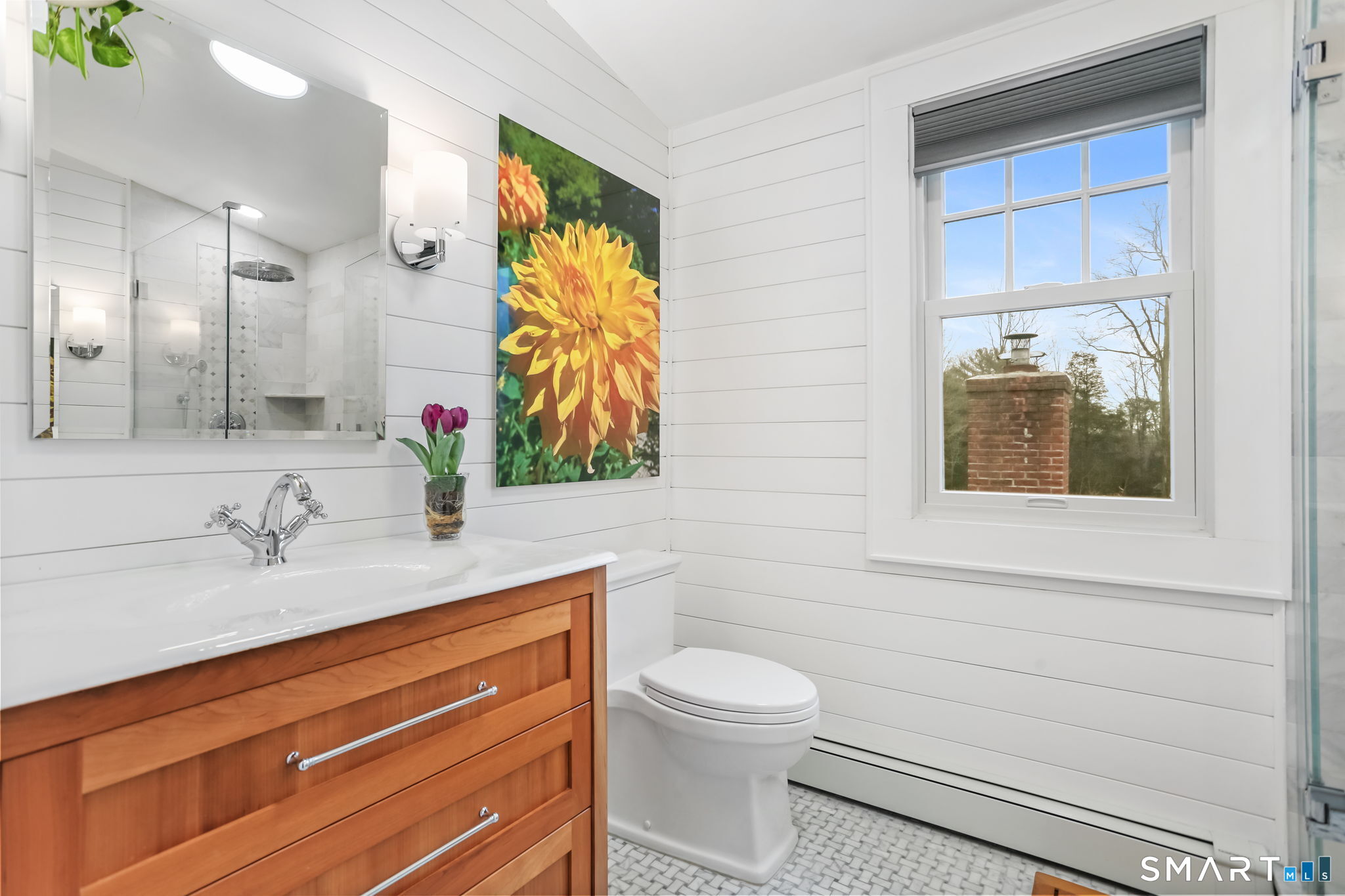 98 Comstock Hill Avenue