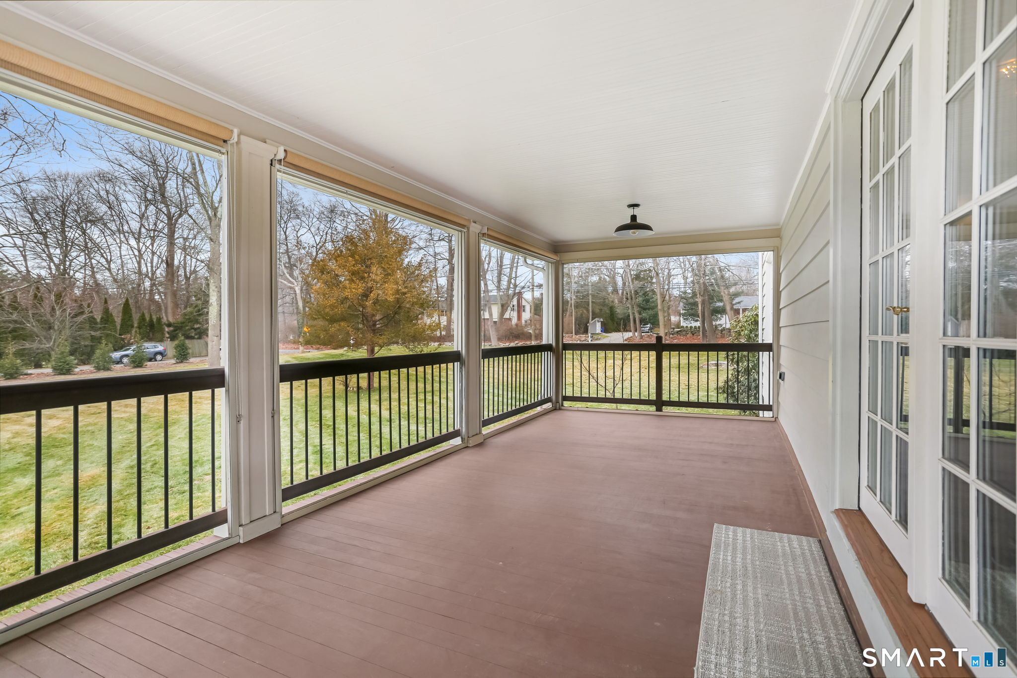 98 Comstock Hill Avenue