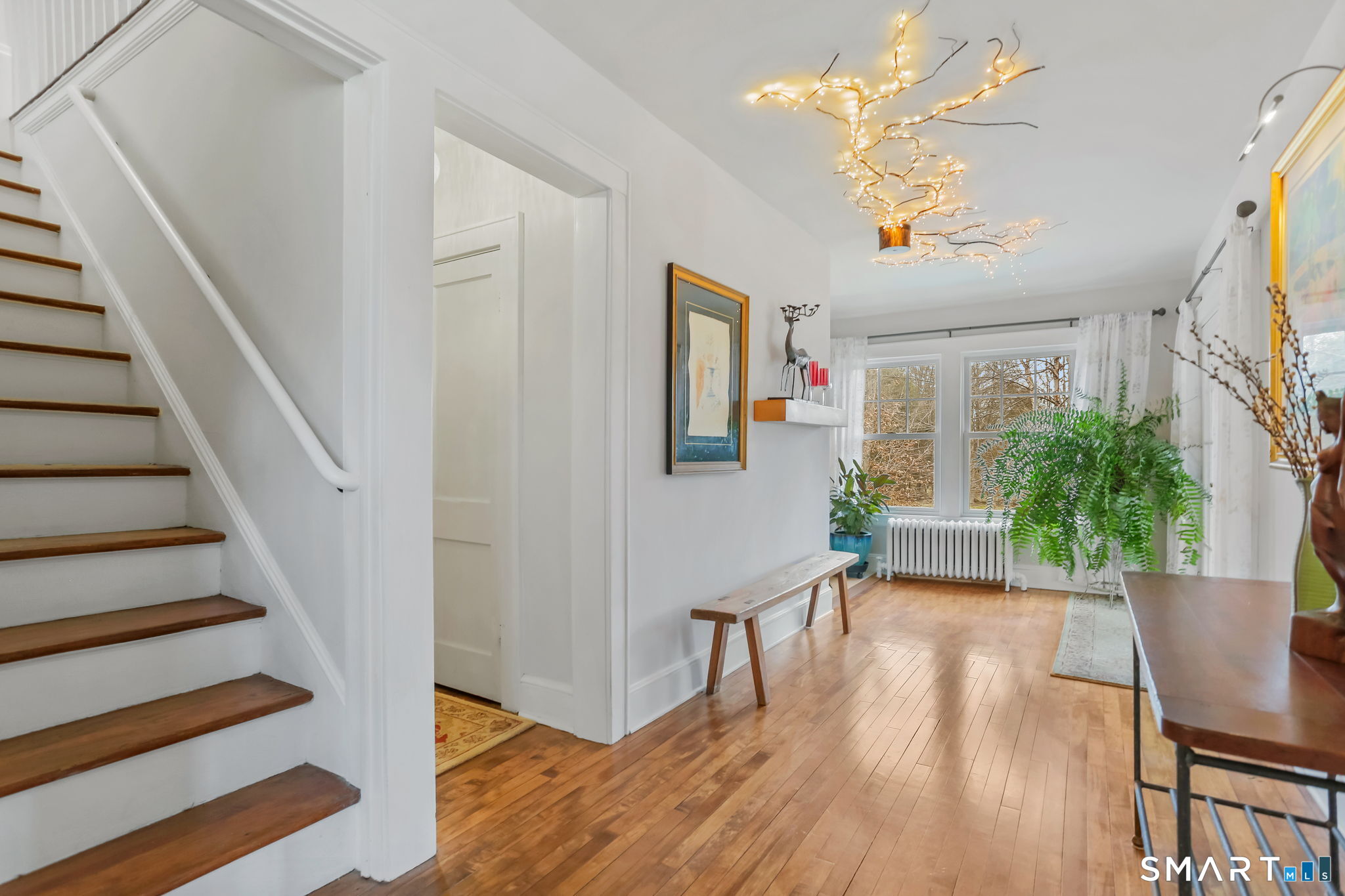 98 Comstock Hill Avenue