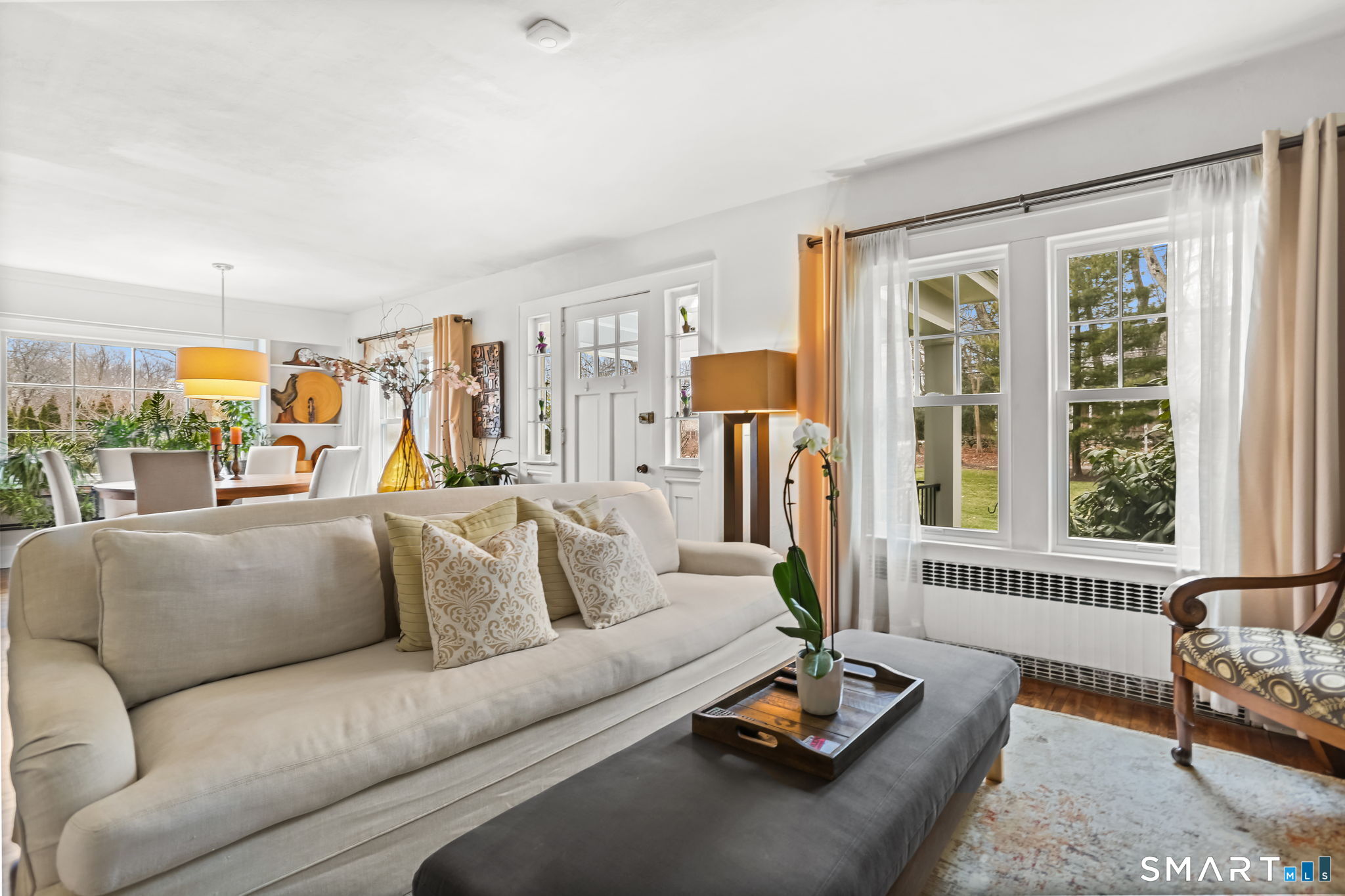 98 Comstock Hill Avenue