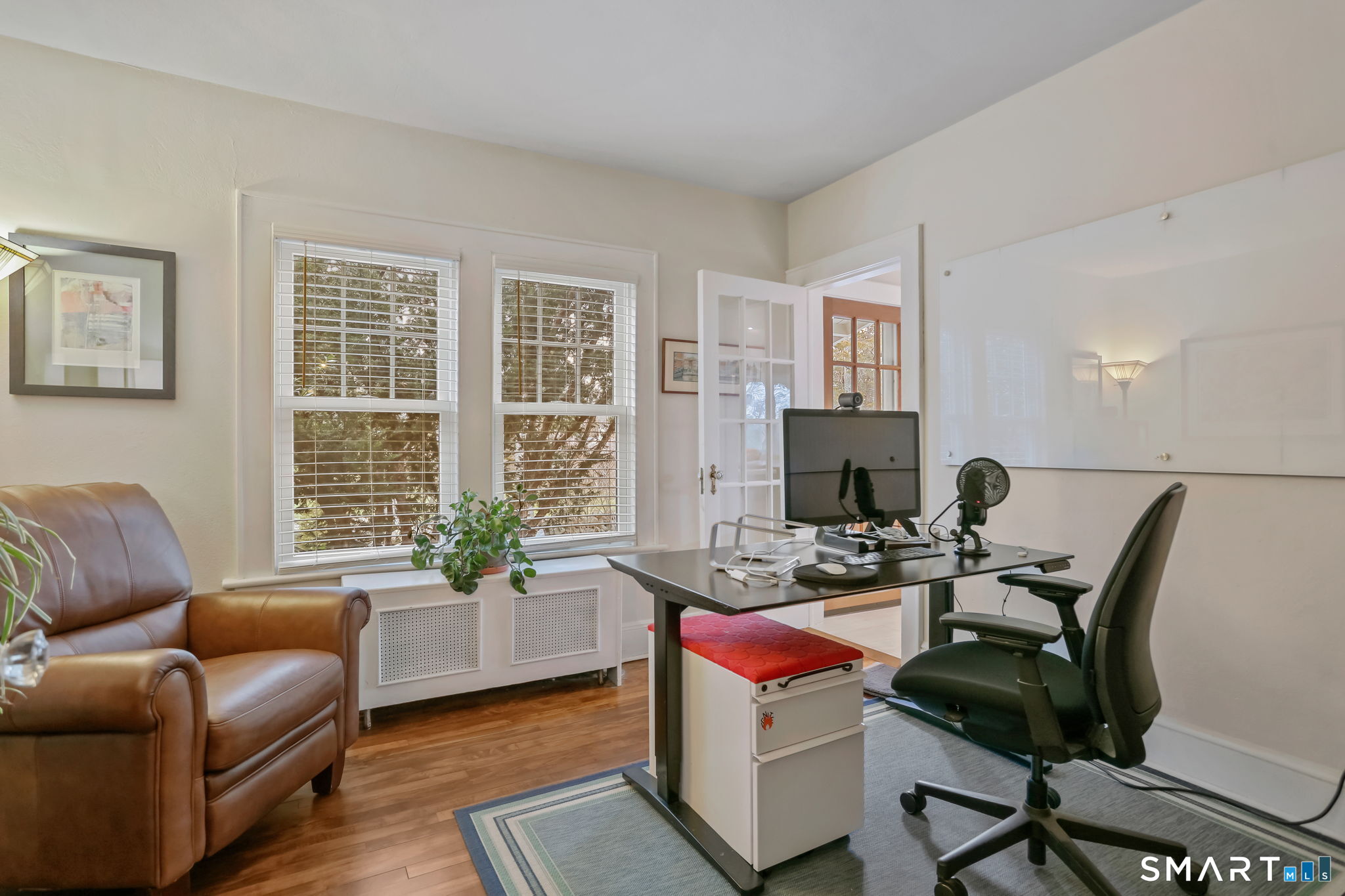 98 Comstock Hill Avenue