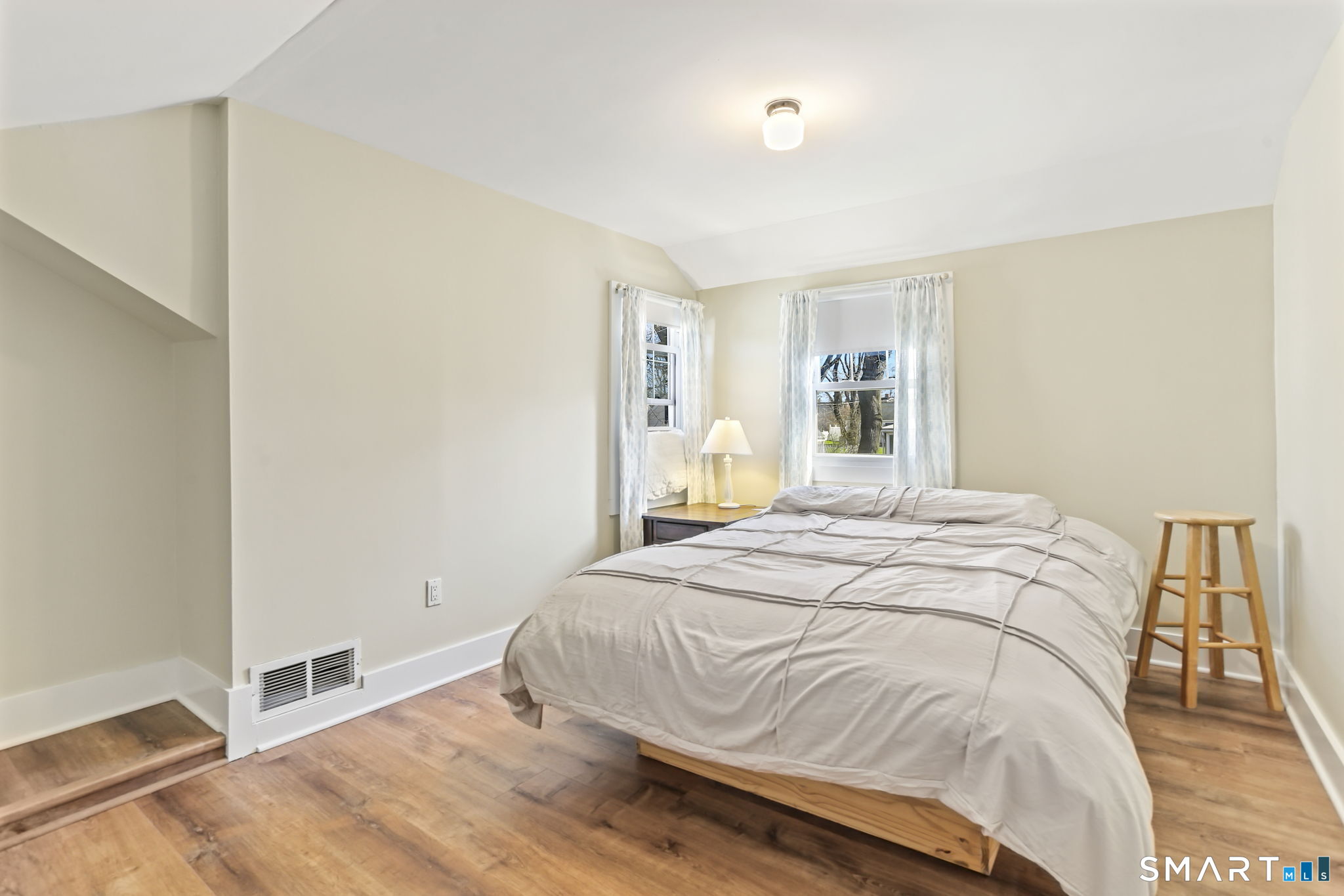 6 Wildmere Lane