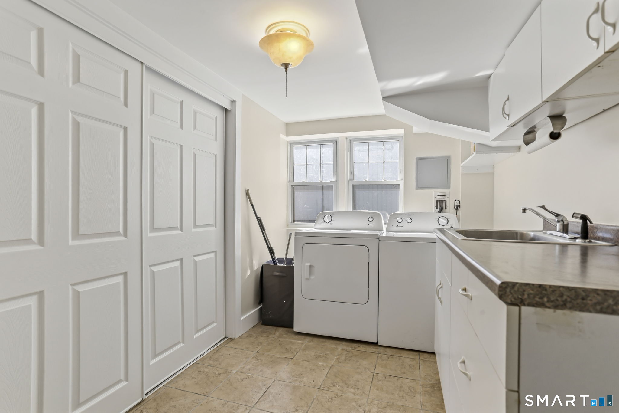 6 Wildmere Lane