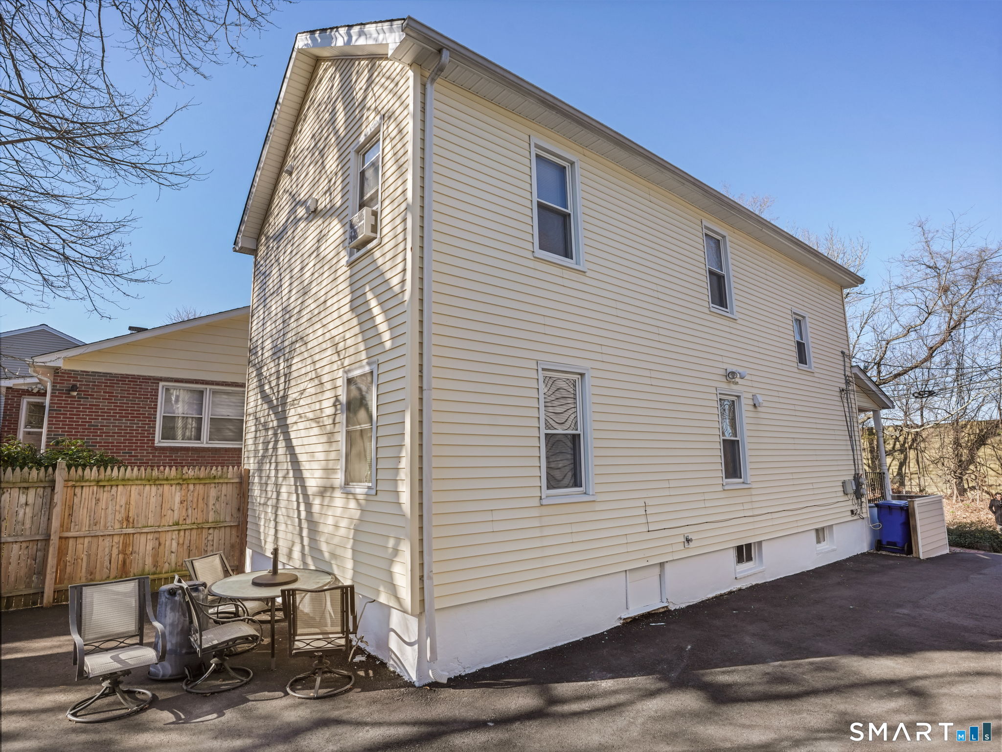 22 Davis Street