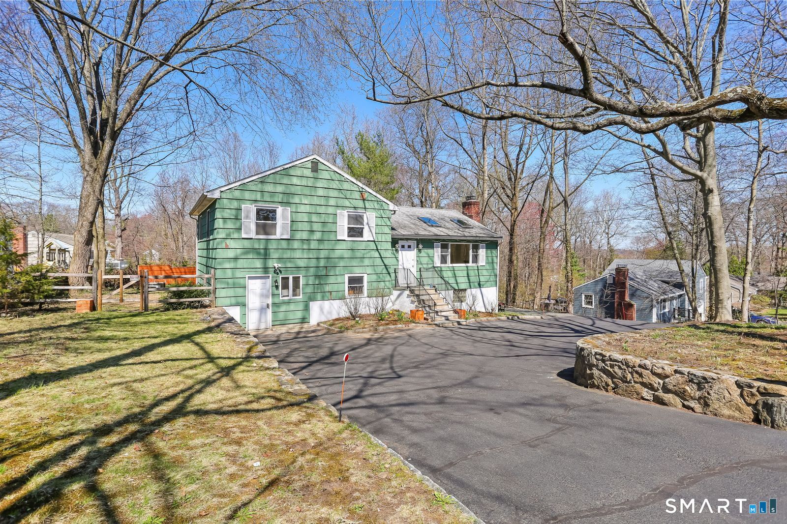 140 Ponus Avenue