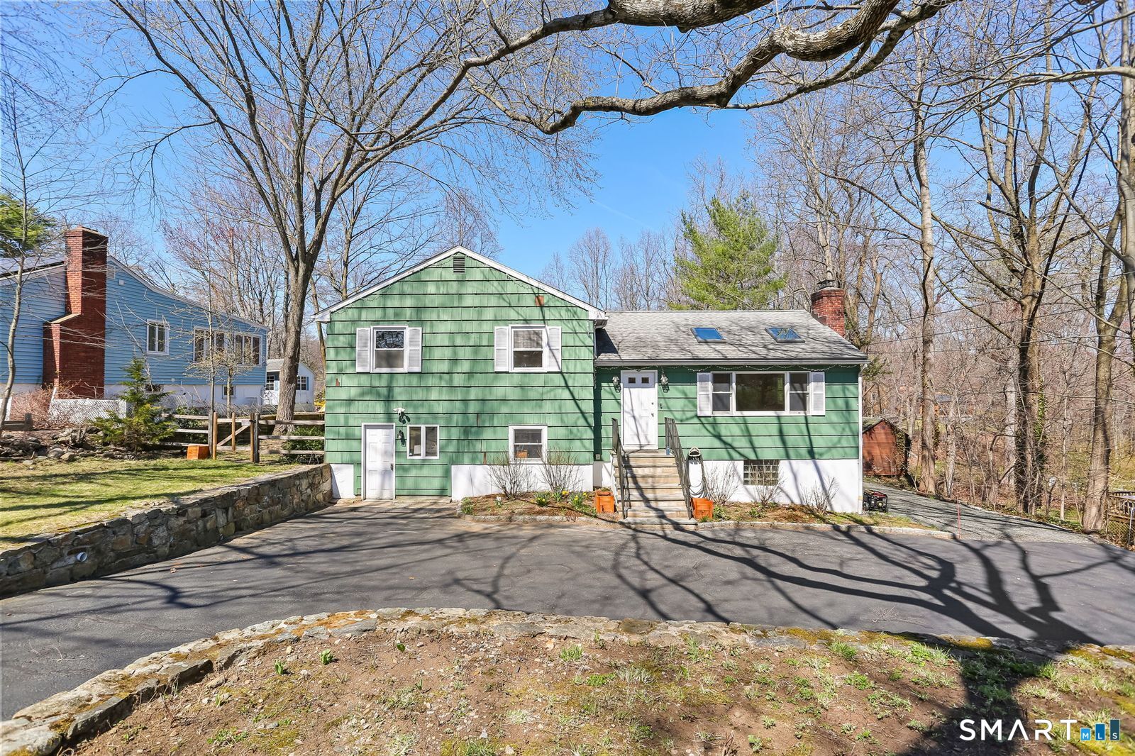 140 Ponus Avenue