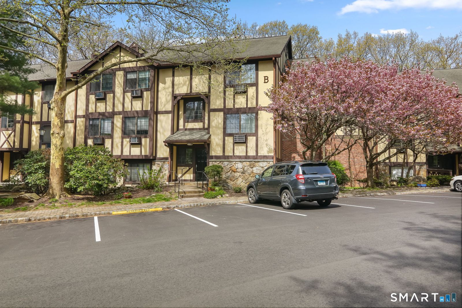 50 Aiken Street 433