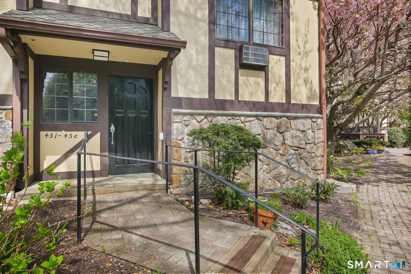 50 Aiken Street 433