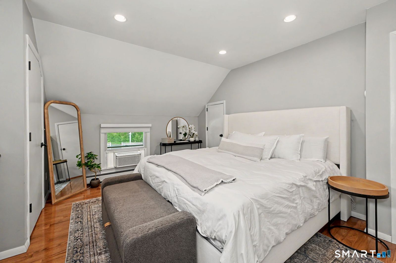 41 Ledgewood Drive