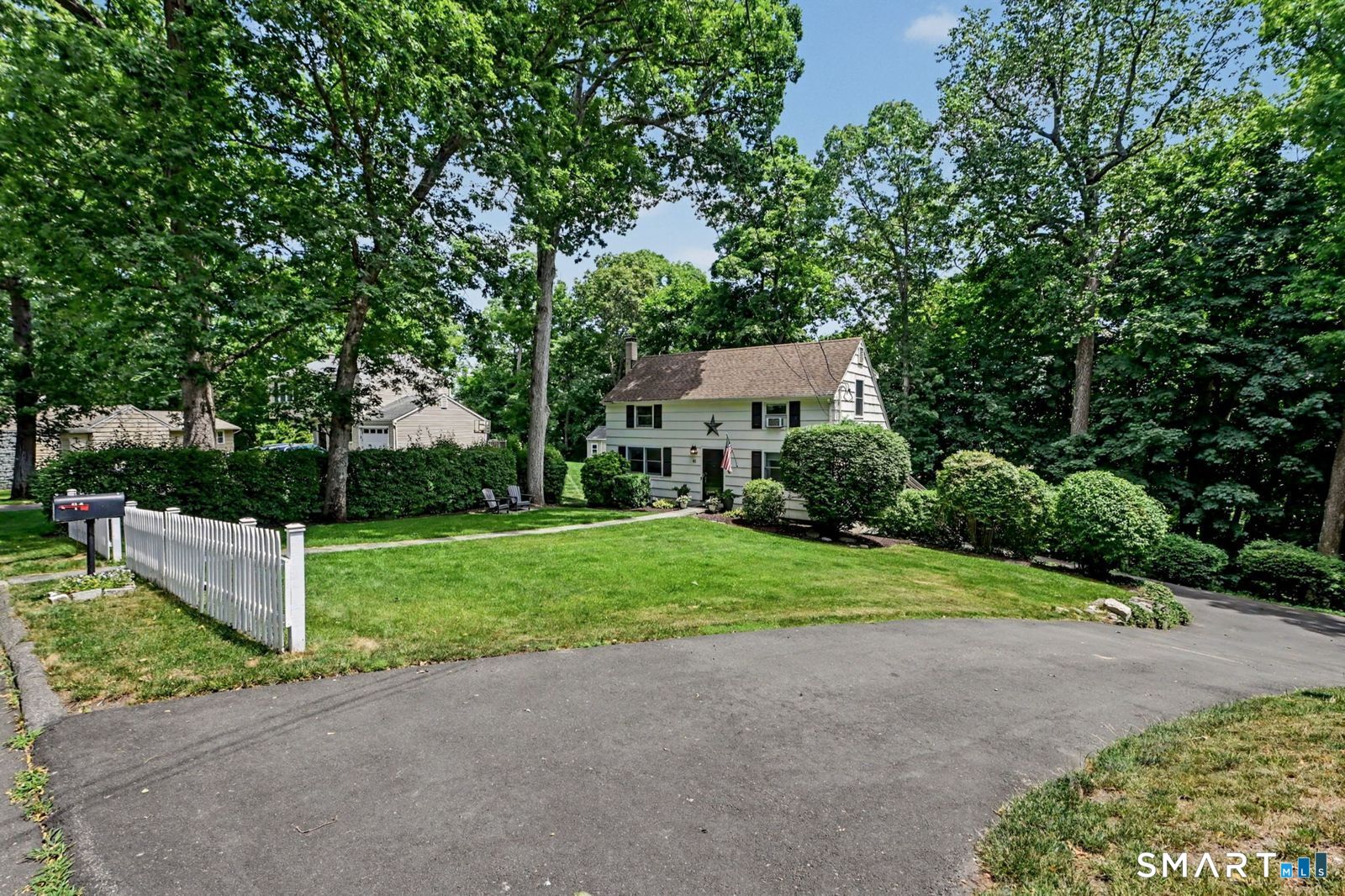 41 Ledgewood Drive