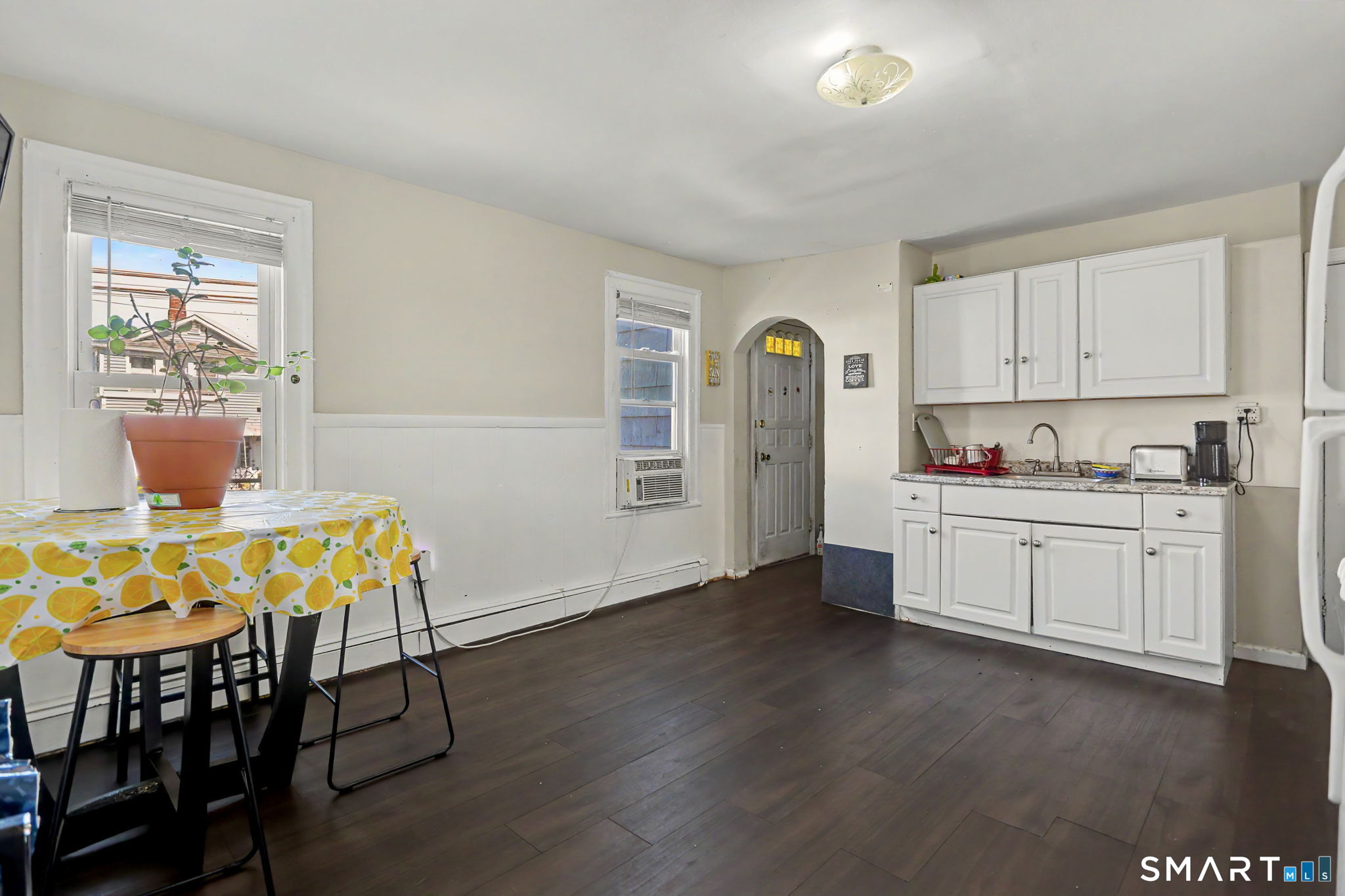 178 Linen Avenue