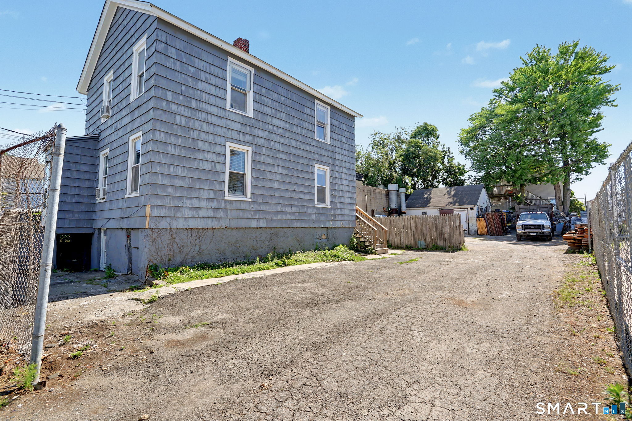 178 Linen Avenue