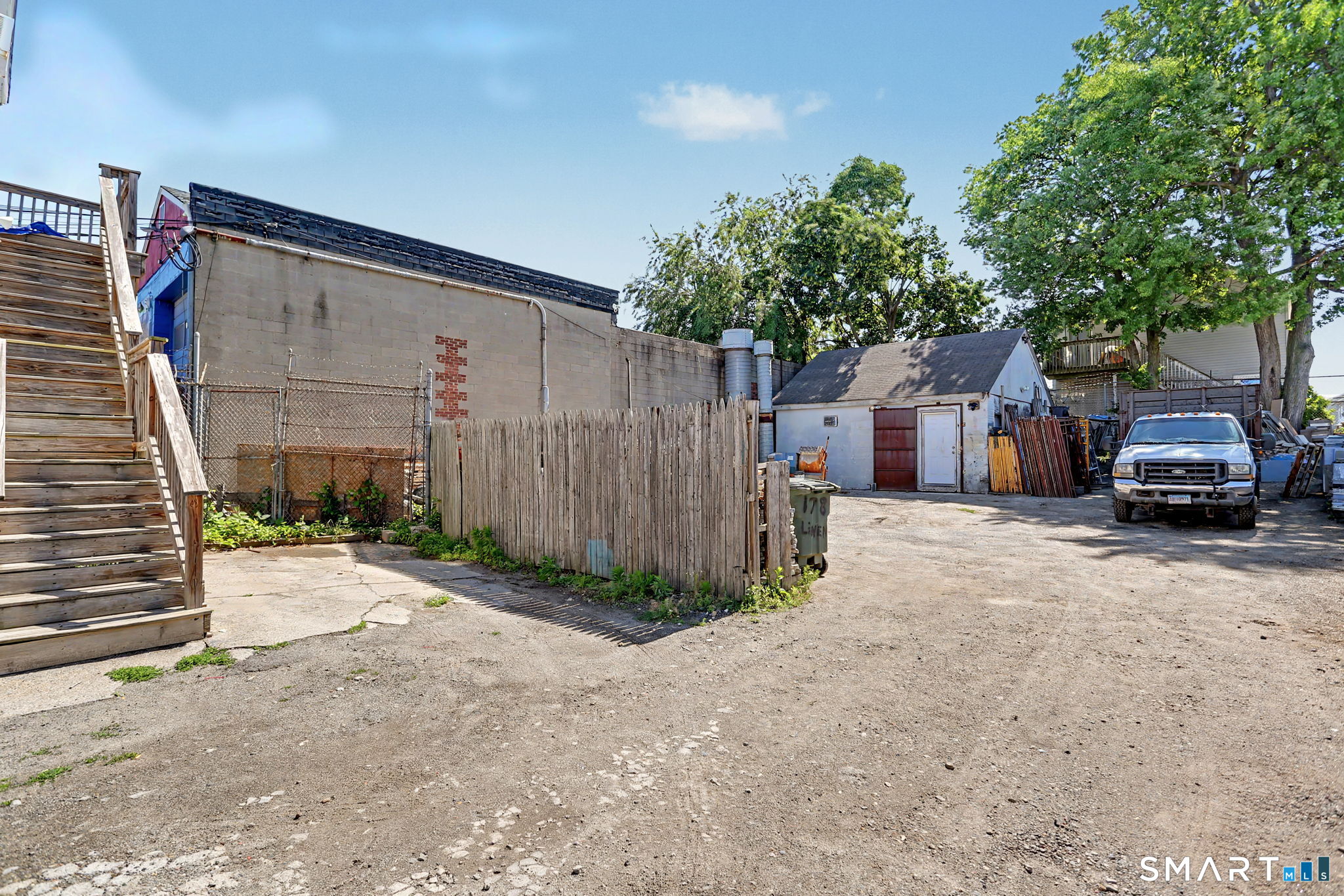 178 Linen Avenue