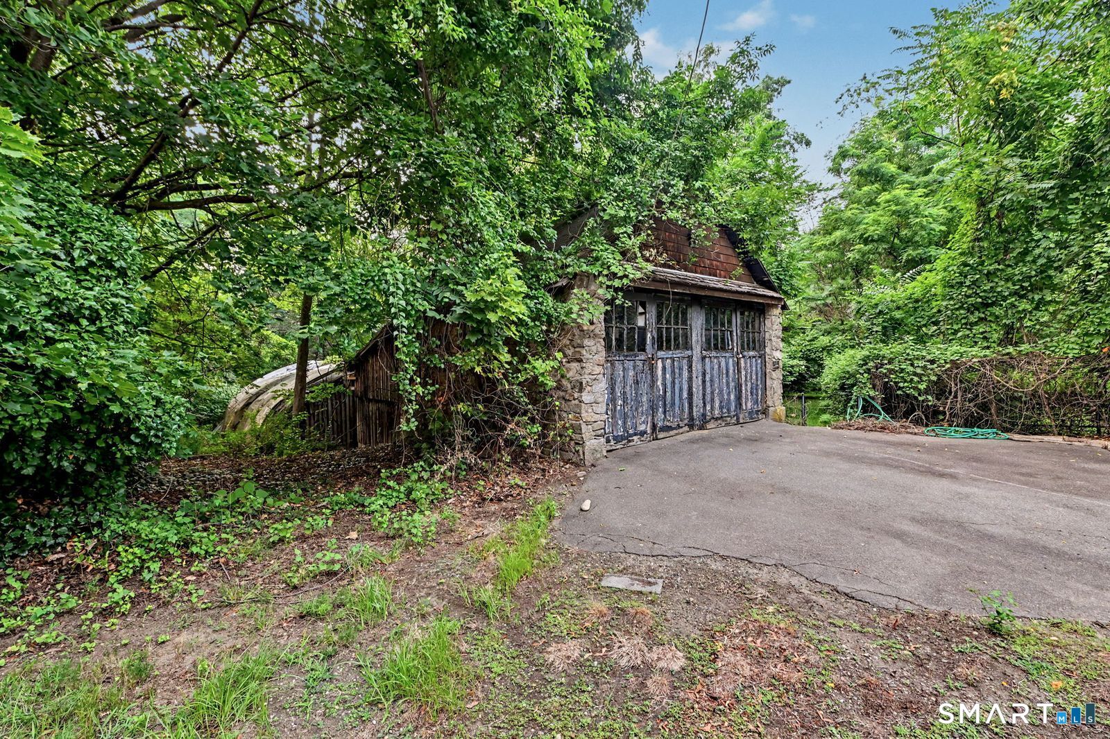 107 Wolfpit Avenue
