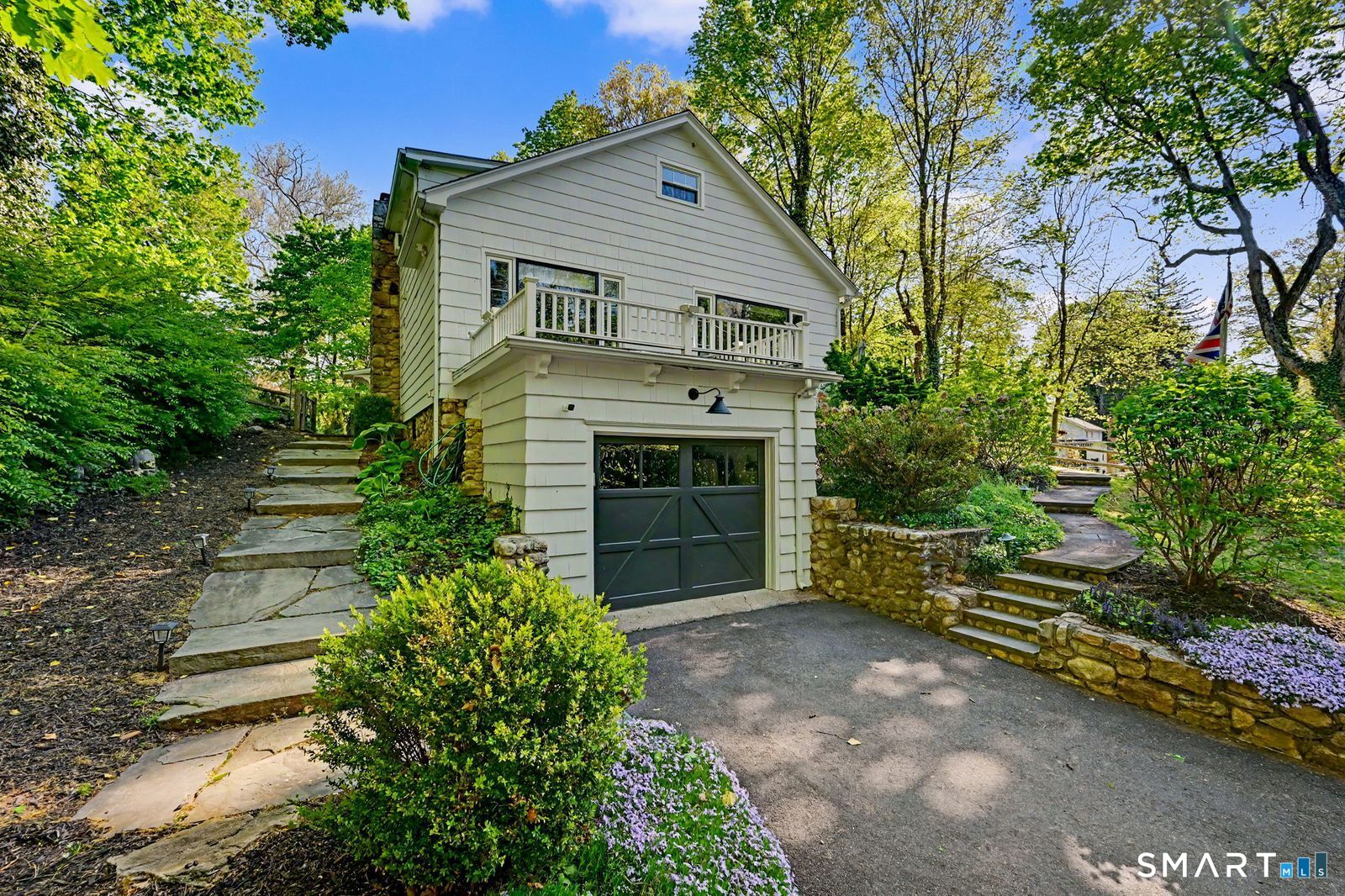 49 Newtown Avenue