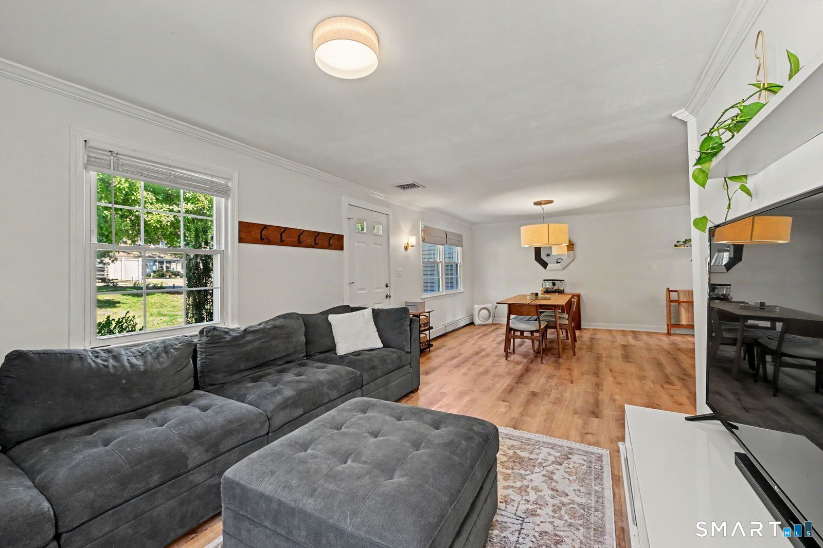 200 Woodridge Drive South