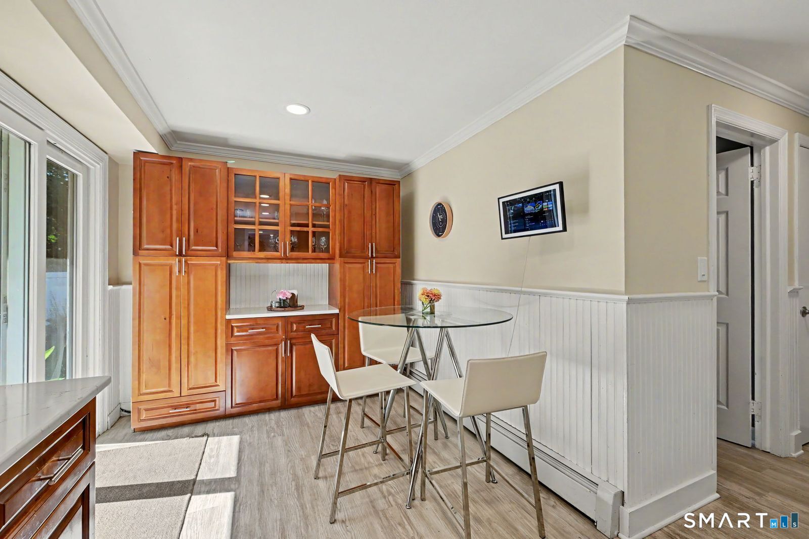 200 Woodridge Drive South