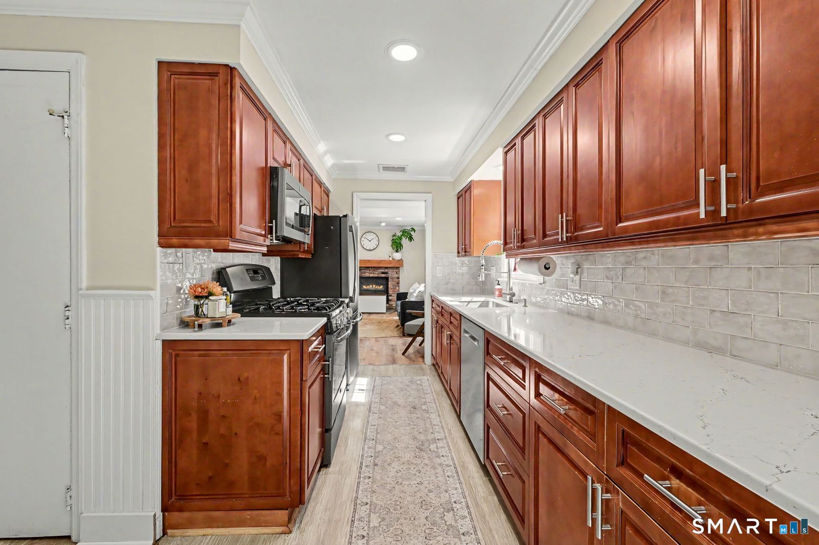 200 Woodridge Drive South