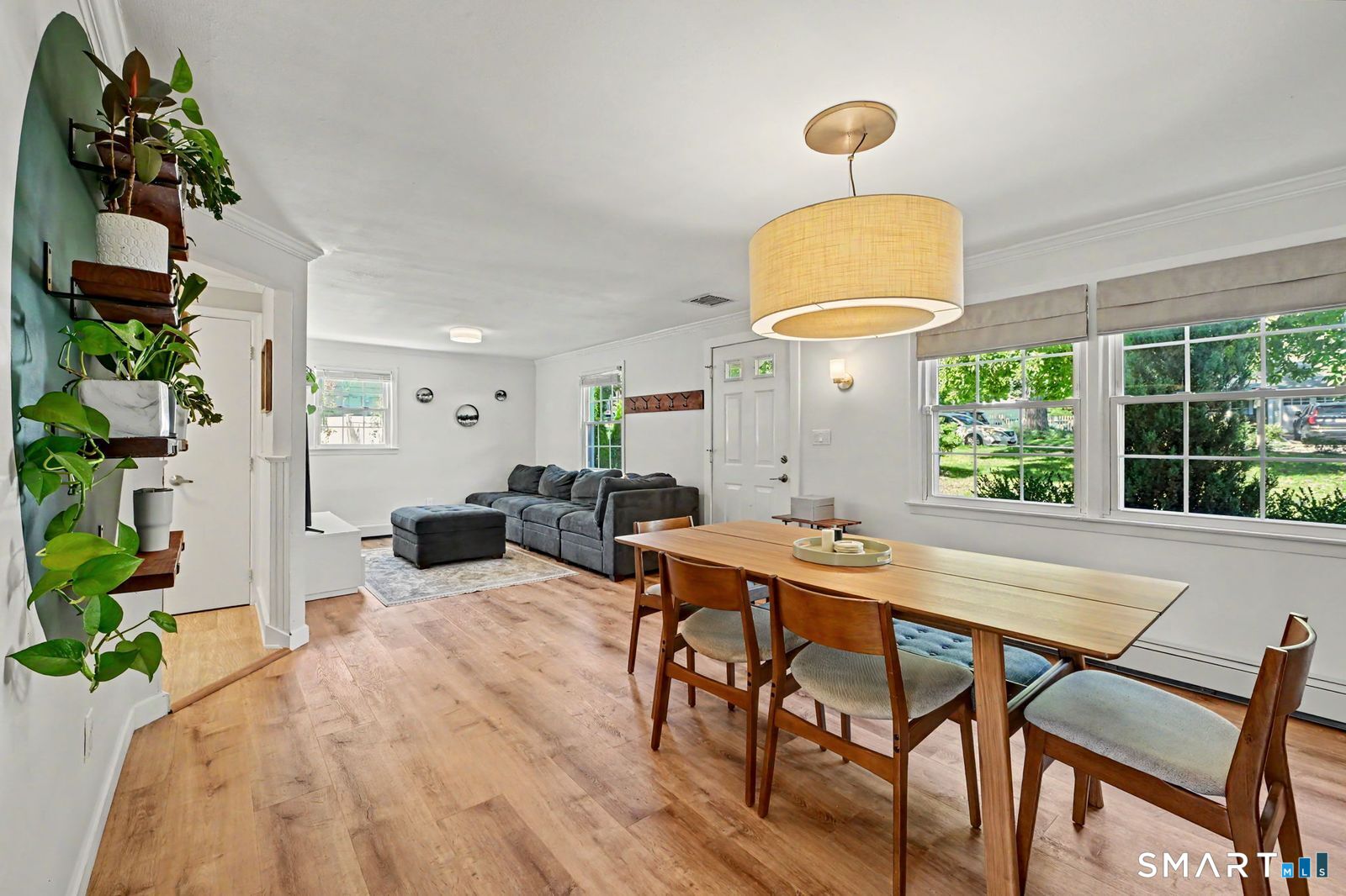 200 Woodridge Drive South