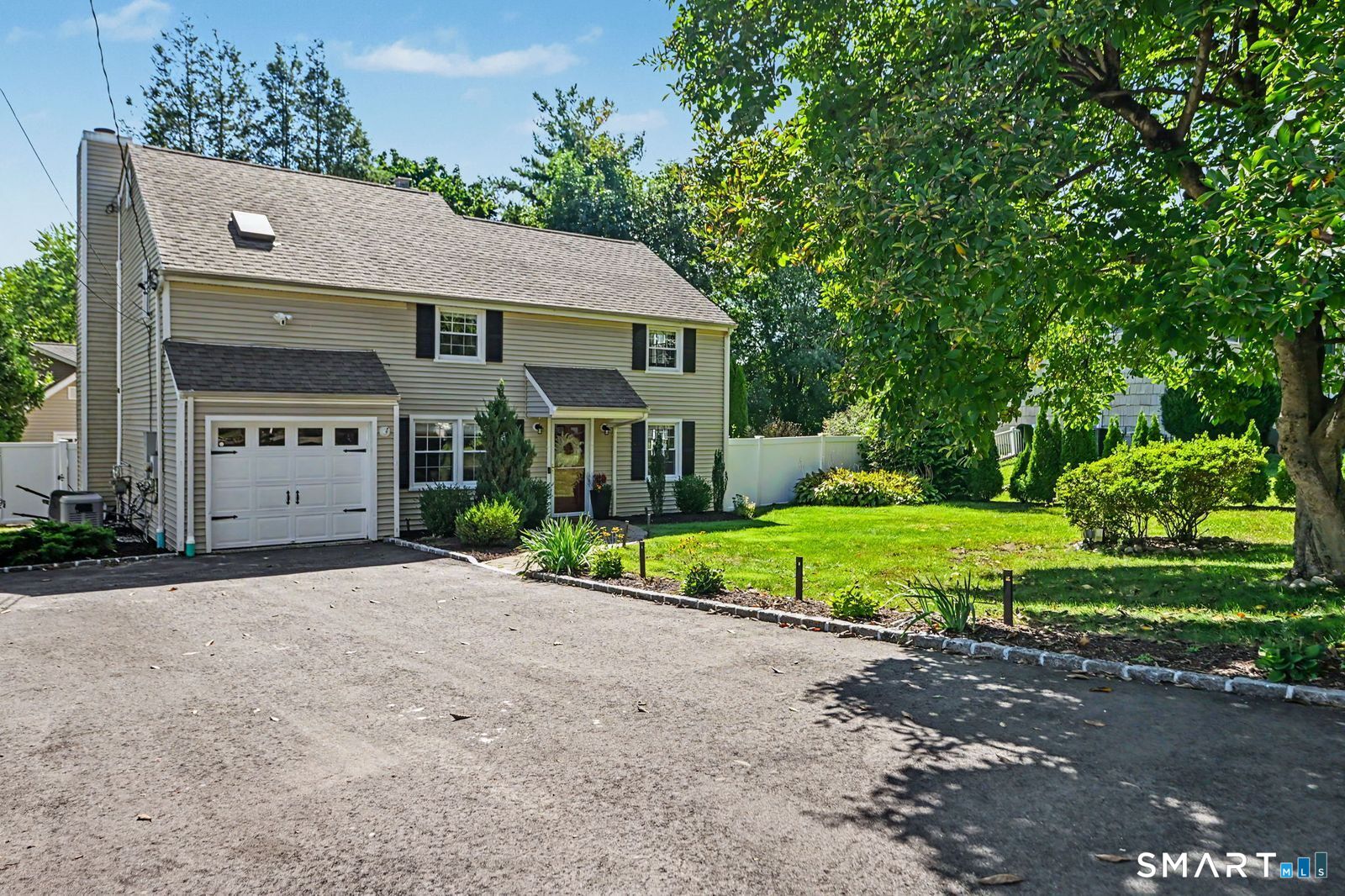 200 Woodridge Drive South