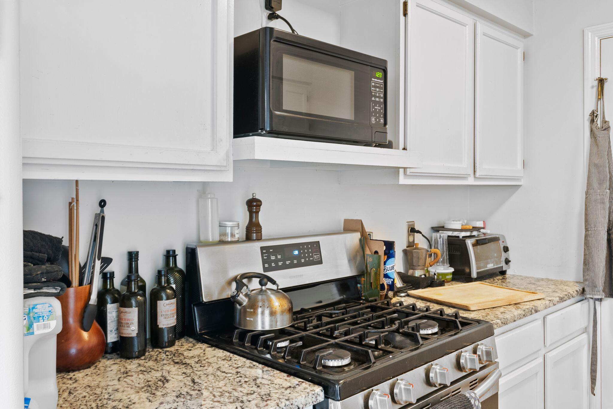 541 West Short Street Unit: 27