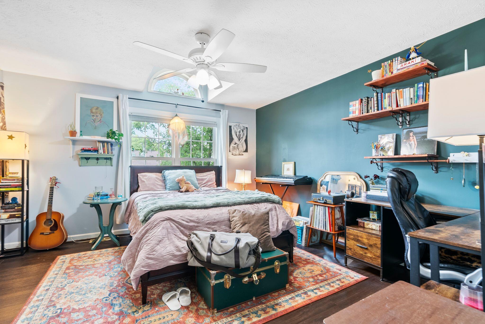 541 West Short Street Unit: 27