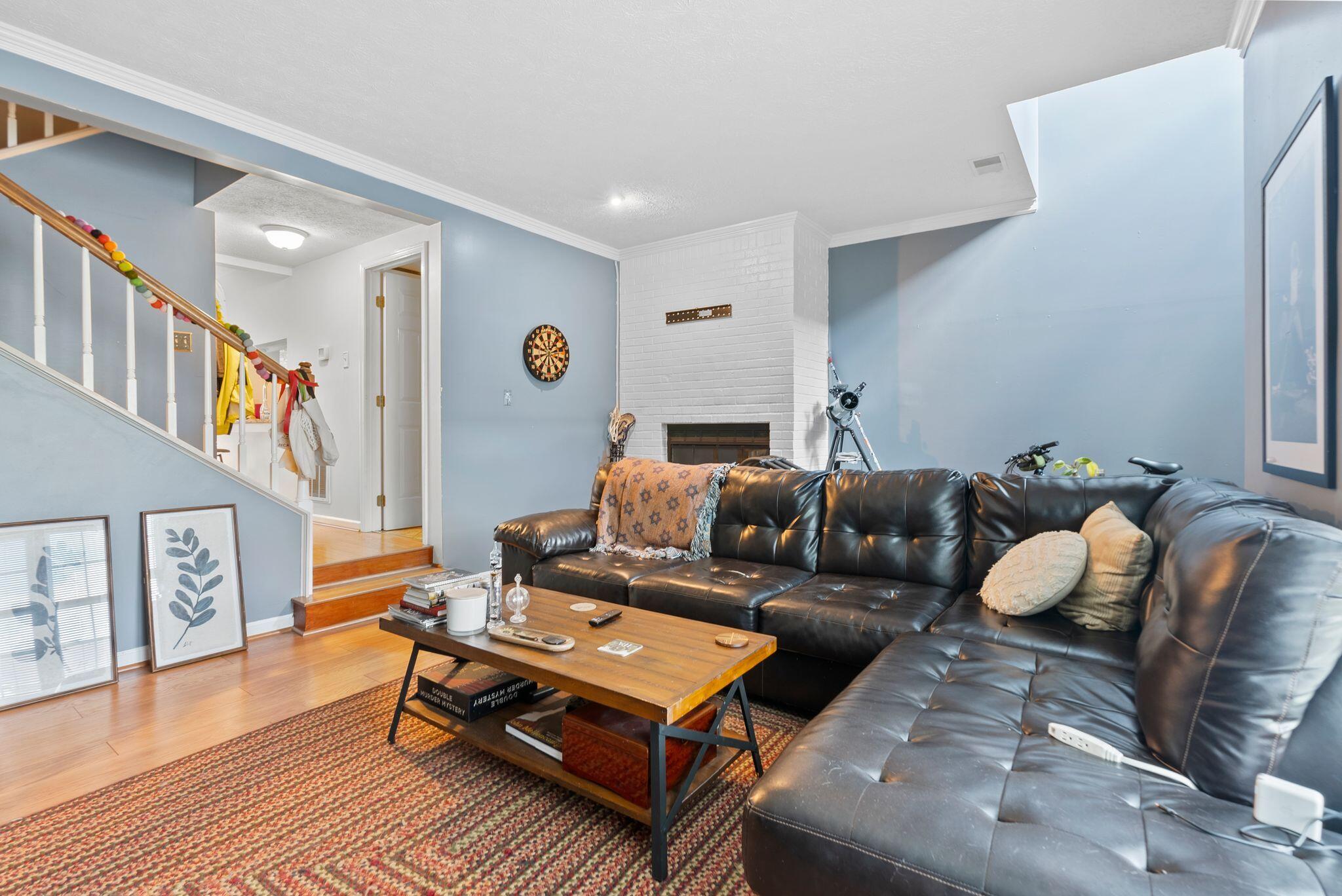 541 West Short Street Unit: 27
