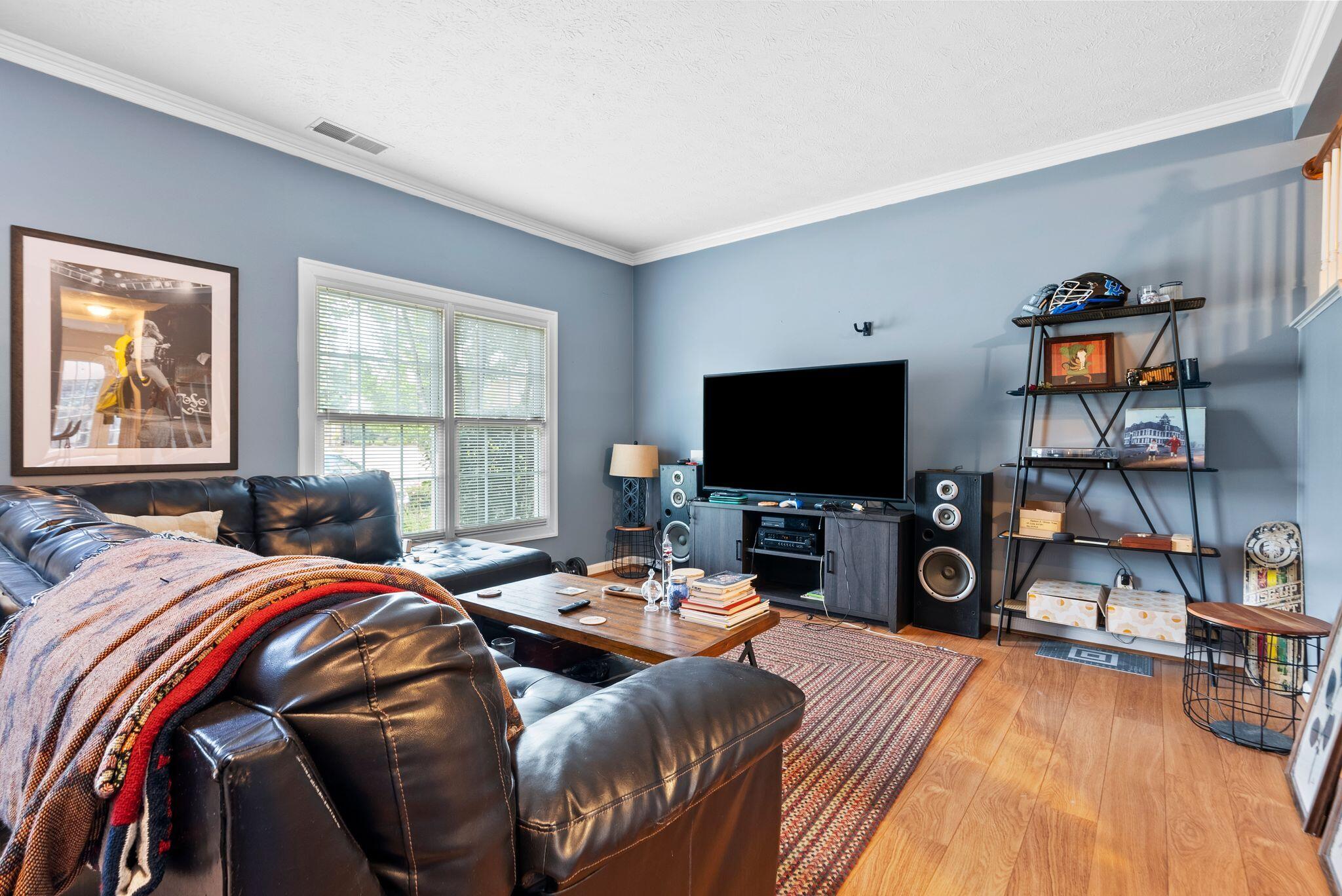 541 West Short Street Unit: 27