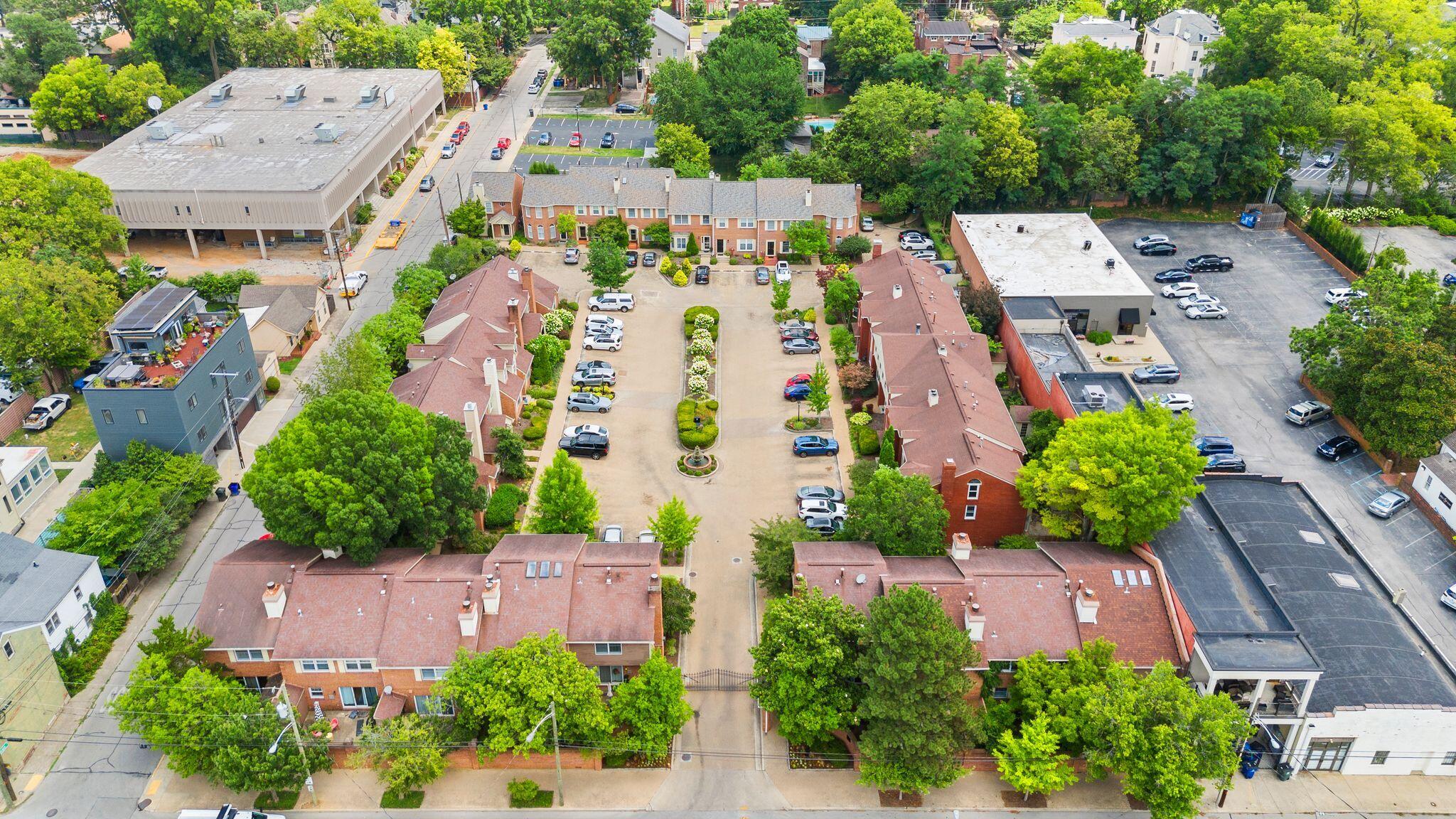 541 West Short Street Unit: 27