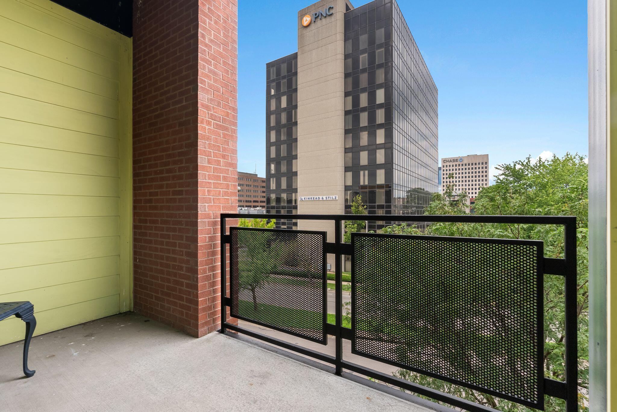 350 East Short Street Unit: 324