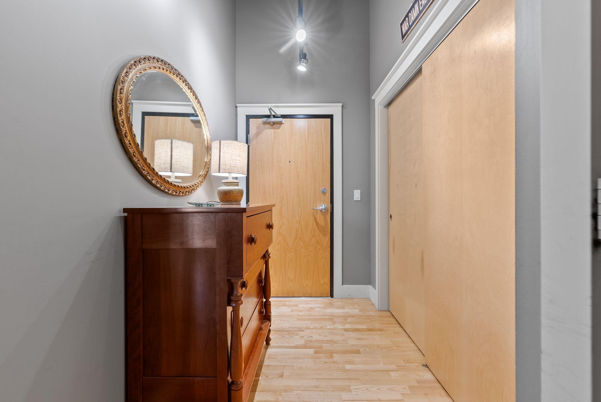 350 East Short Street Unit: 324