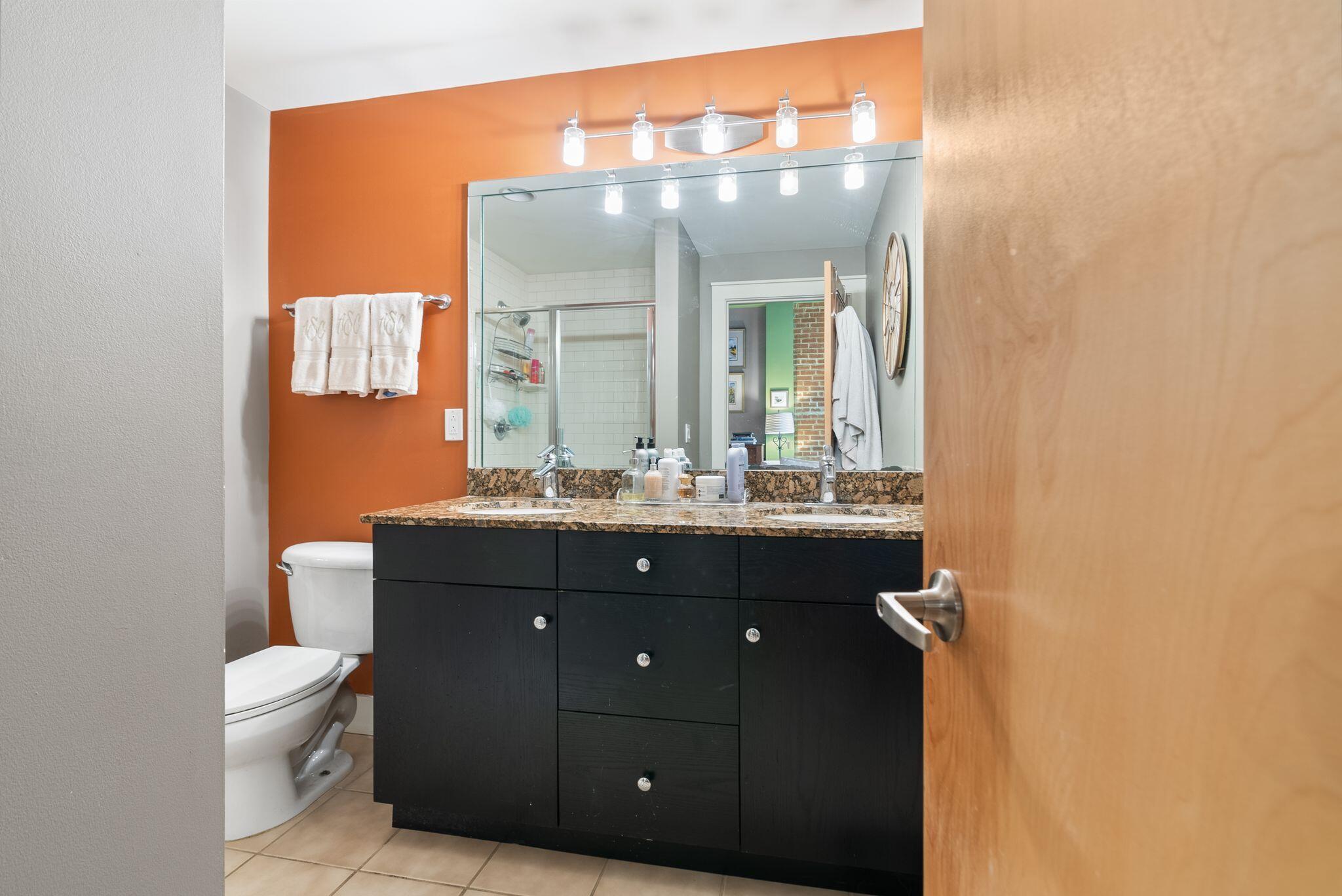 350 East Short Street Unit: 324